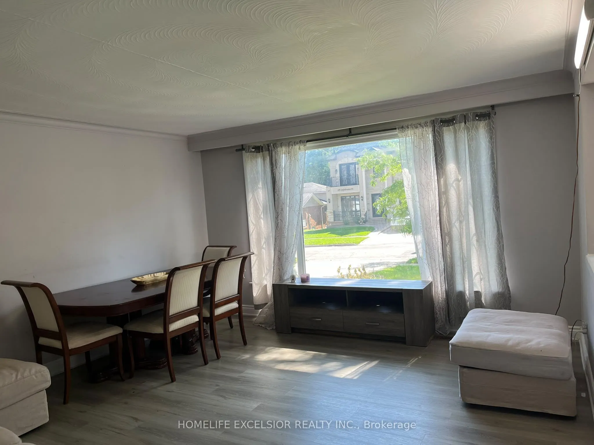 188 Confederation Drive #Main