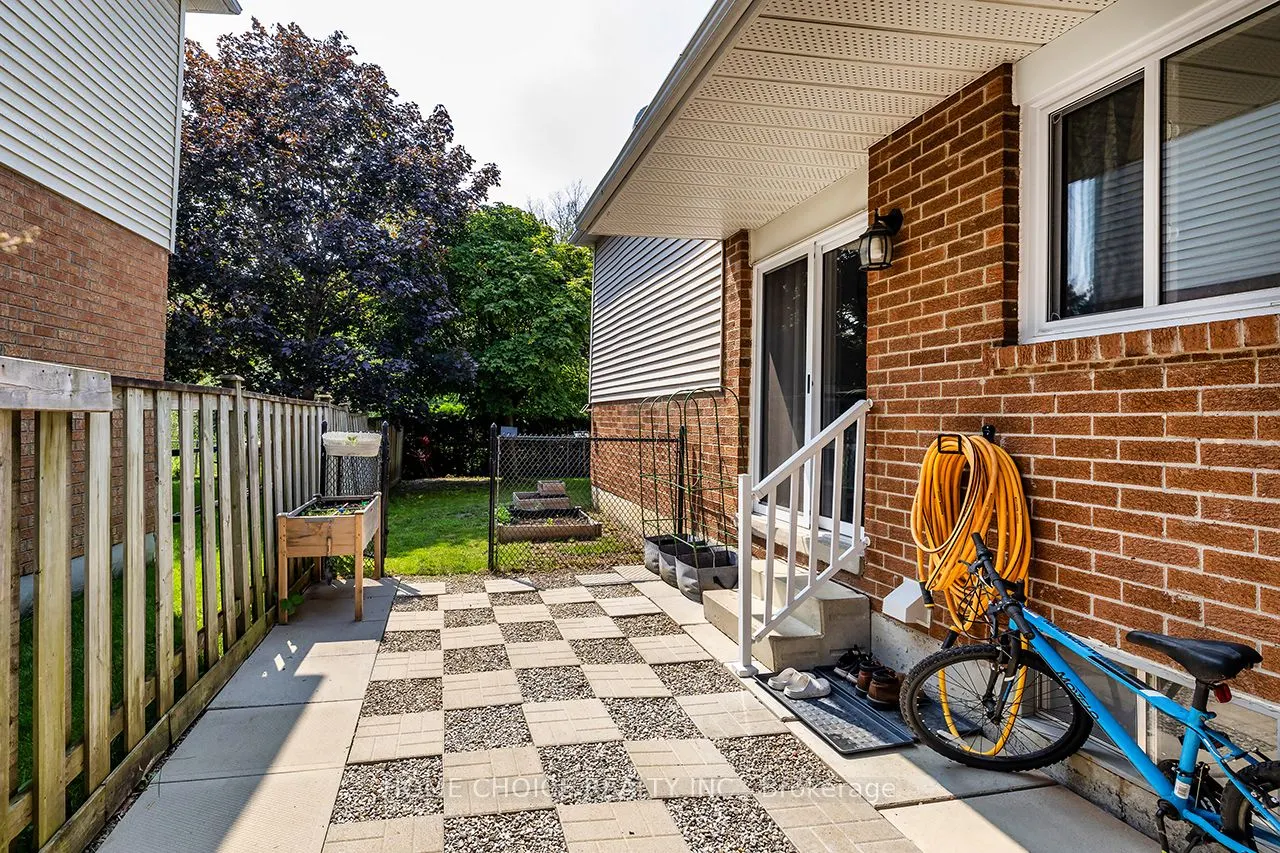 34 Goldpine Avenue
