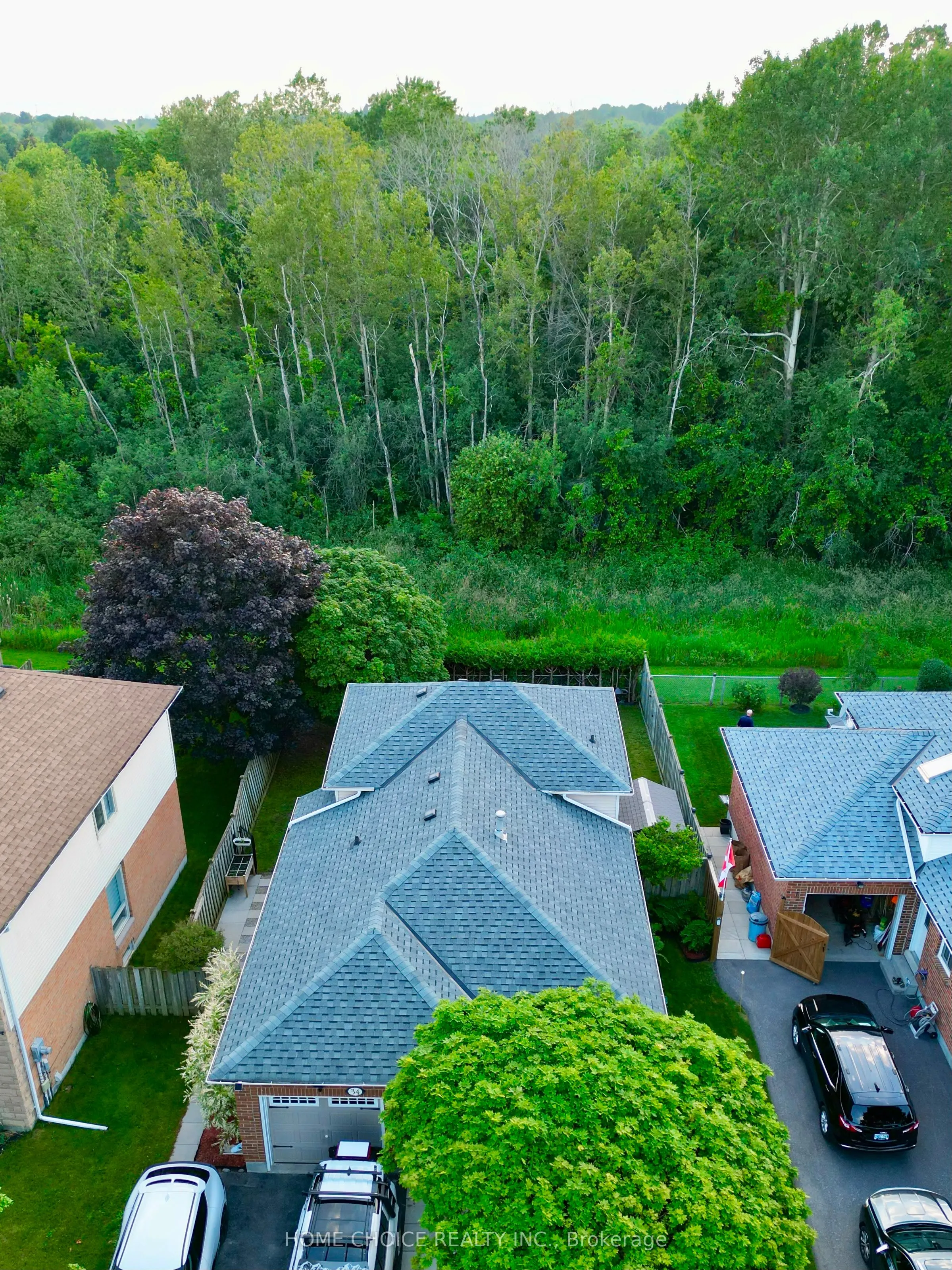 34 Goldpine Avenue