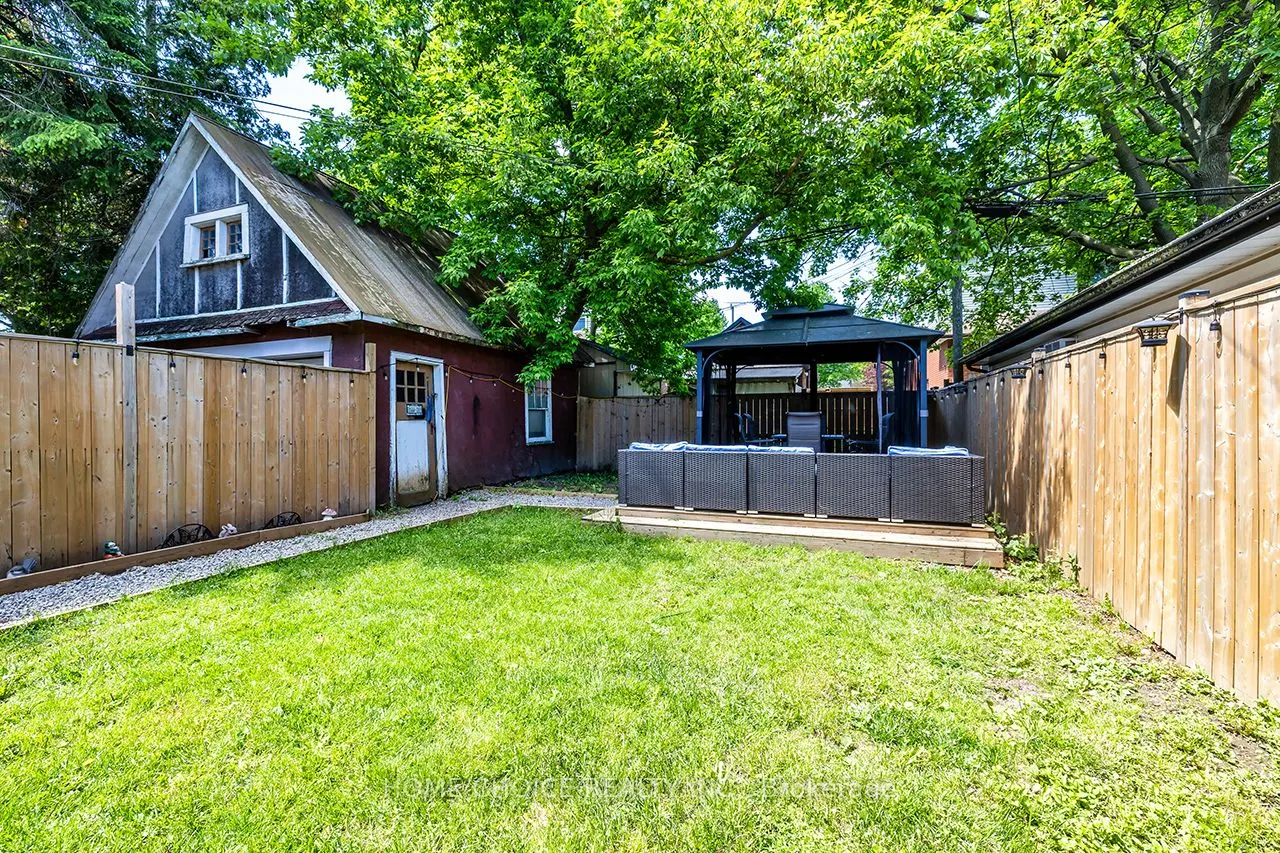 140 Gladstone Avenue