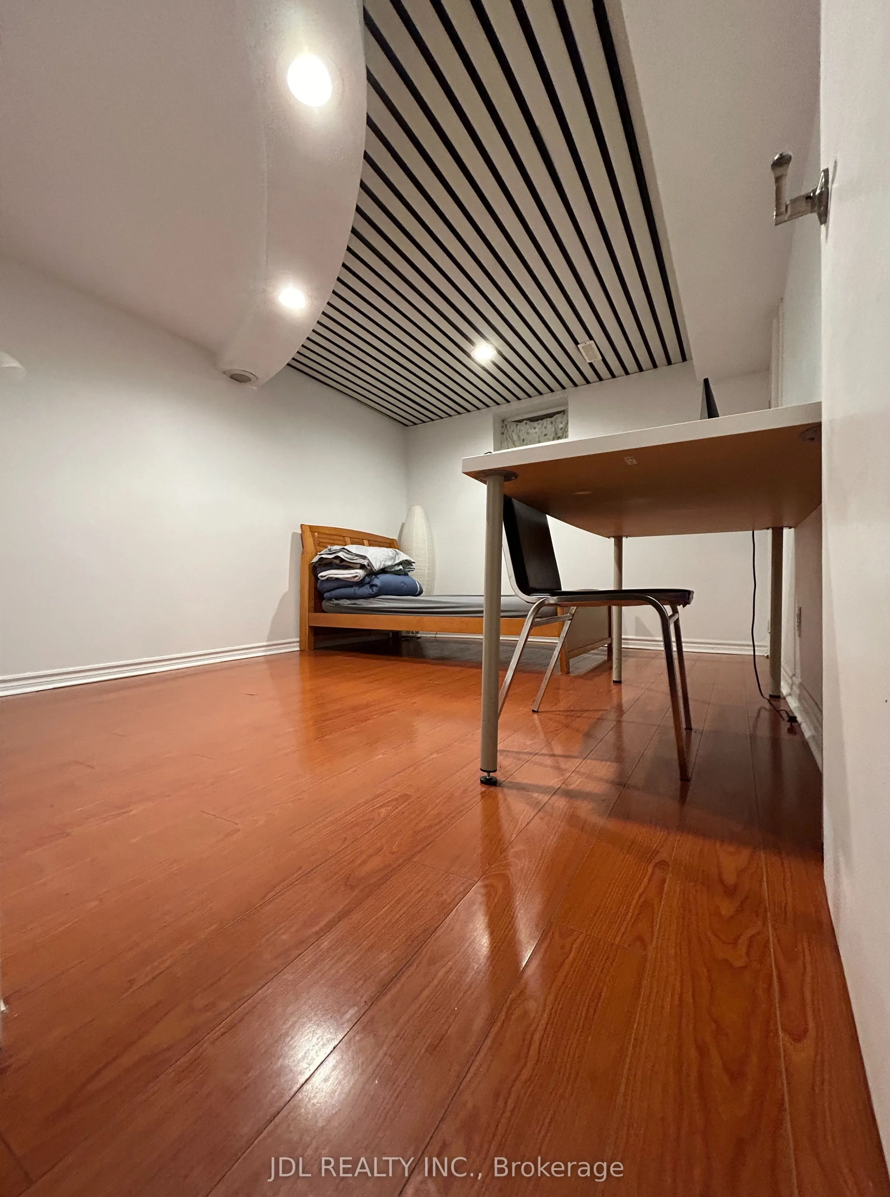 44 Glencoyne Cres Crescent #One Bedroom Unit bsmt