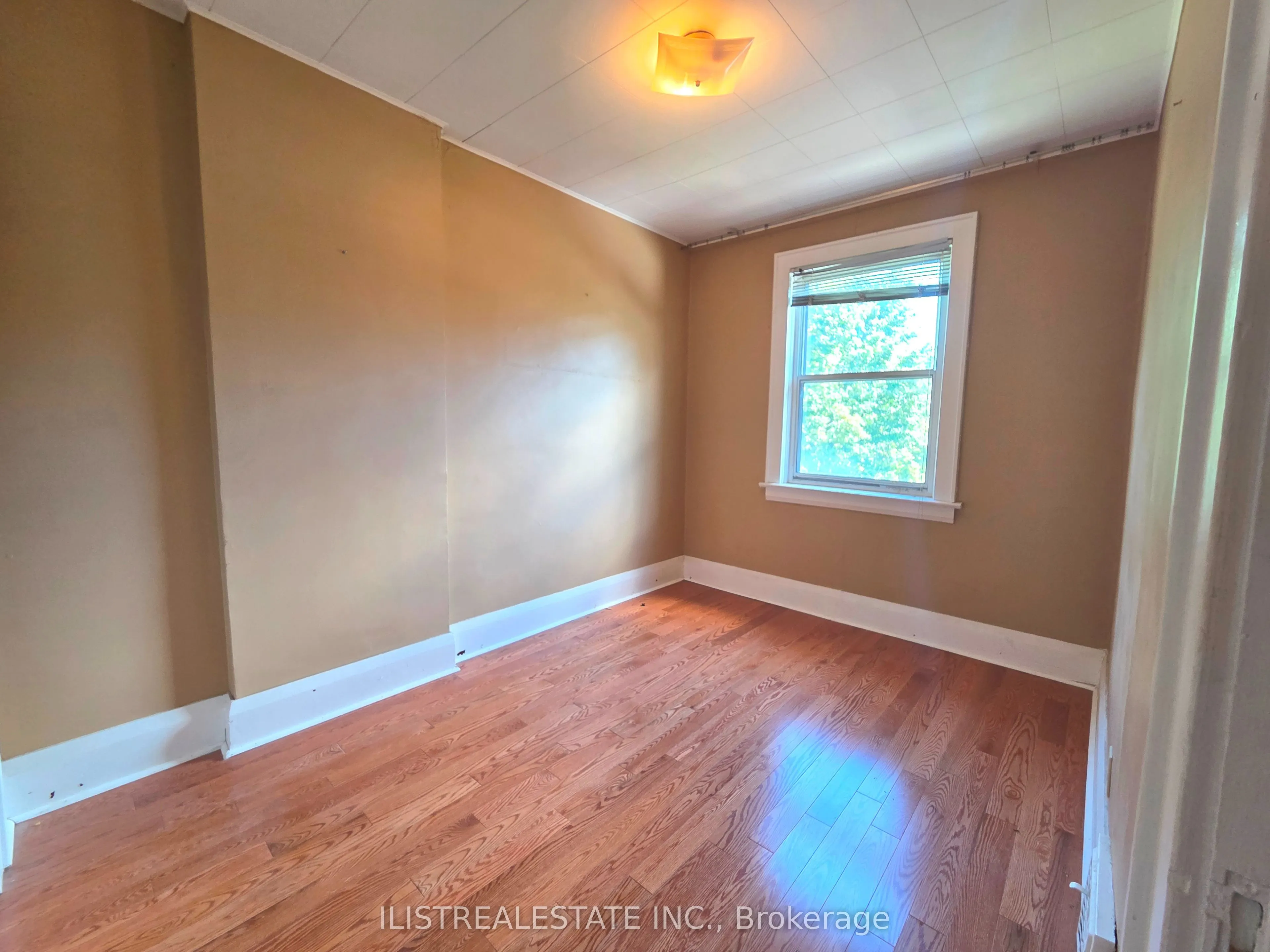 213 Blantyre Avenue