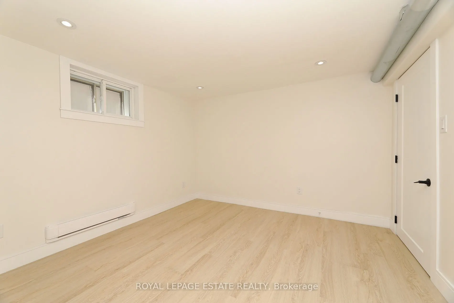 435 Kingston Road #LOWER