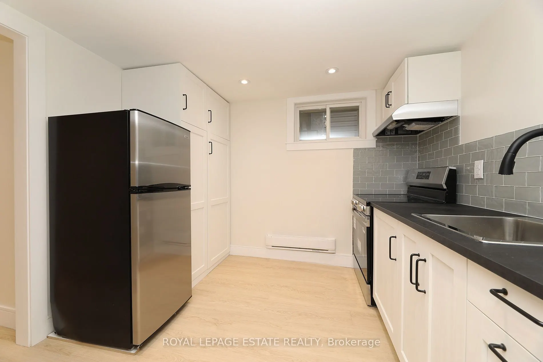435 Kingston Road #LOWER