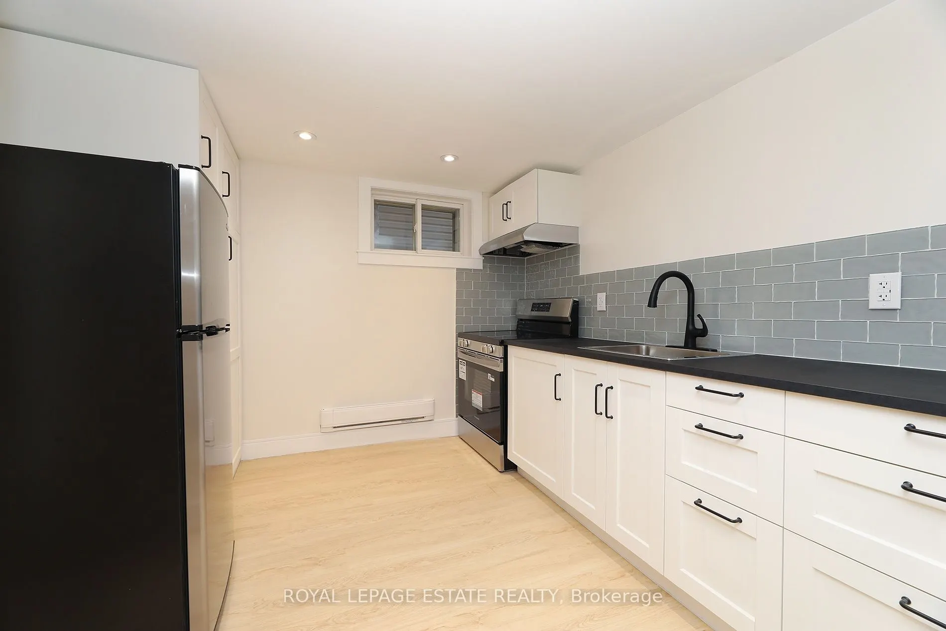 435 Kingston Road #LOWER