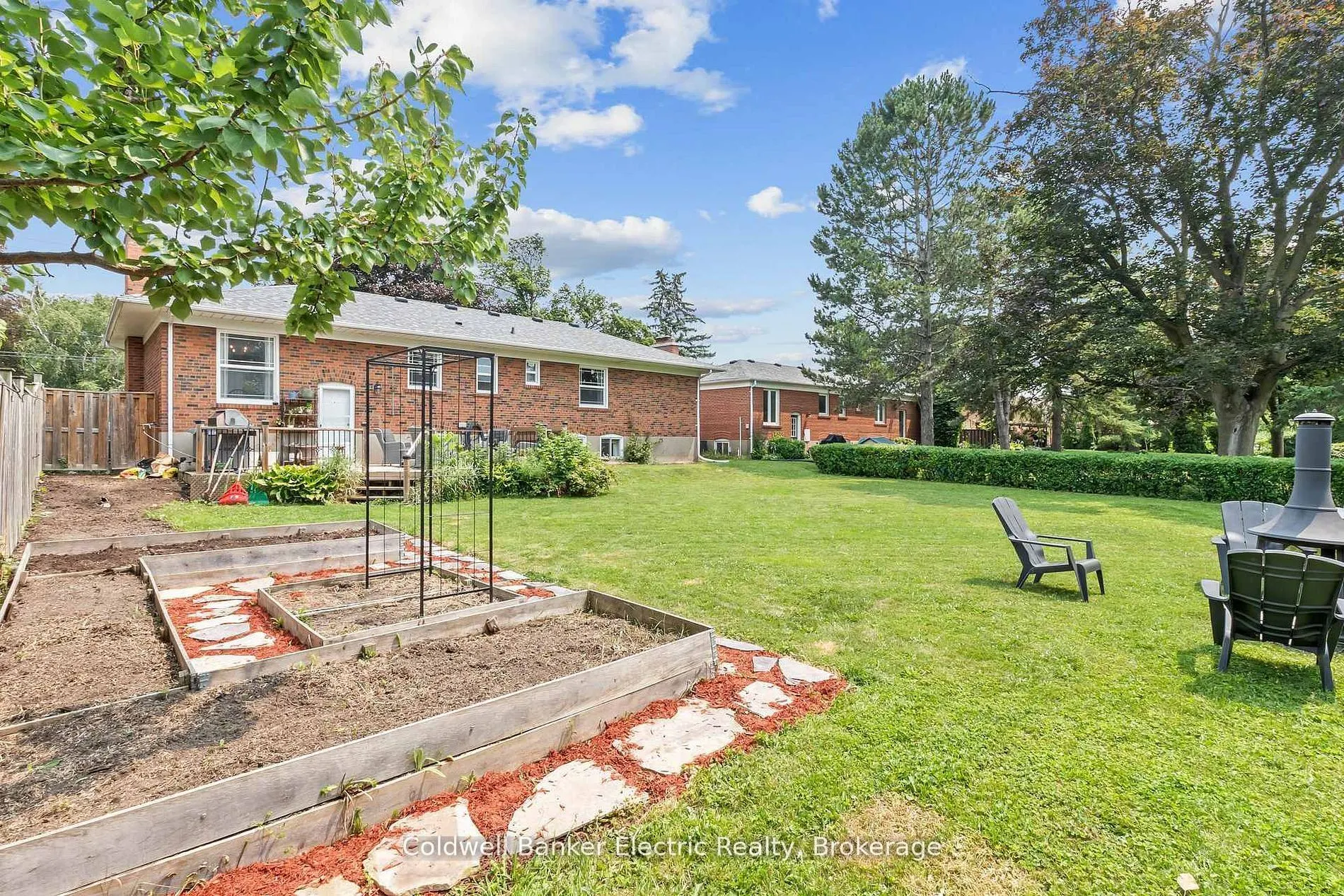 326 Cochrane Street