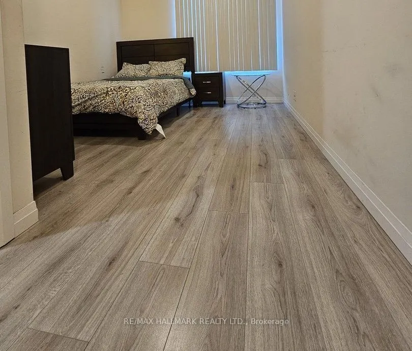 2152 Lawrence Avenue #101