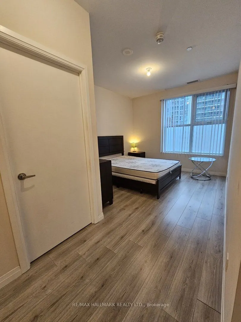 2152 Lawrence Avenue #101