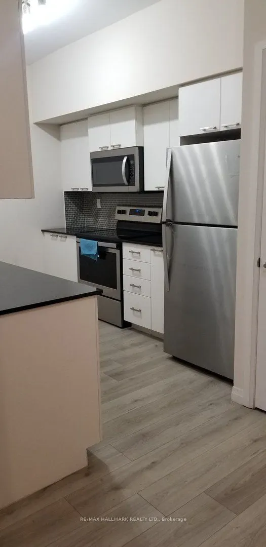 2152 Lawrence Avenue #105