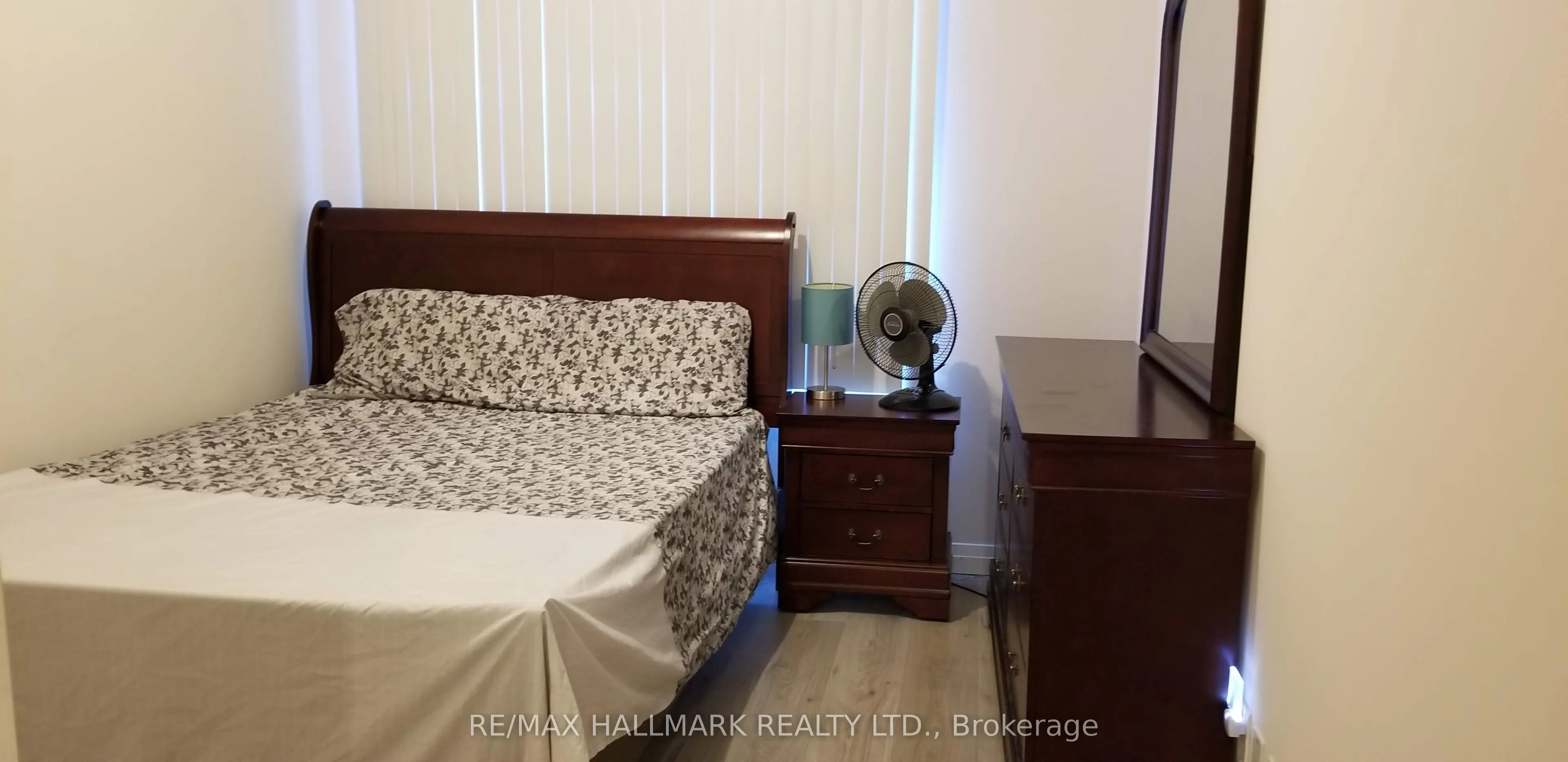 2152 Lawrence Avenue #105
