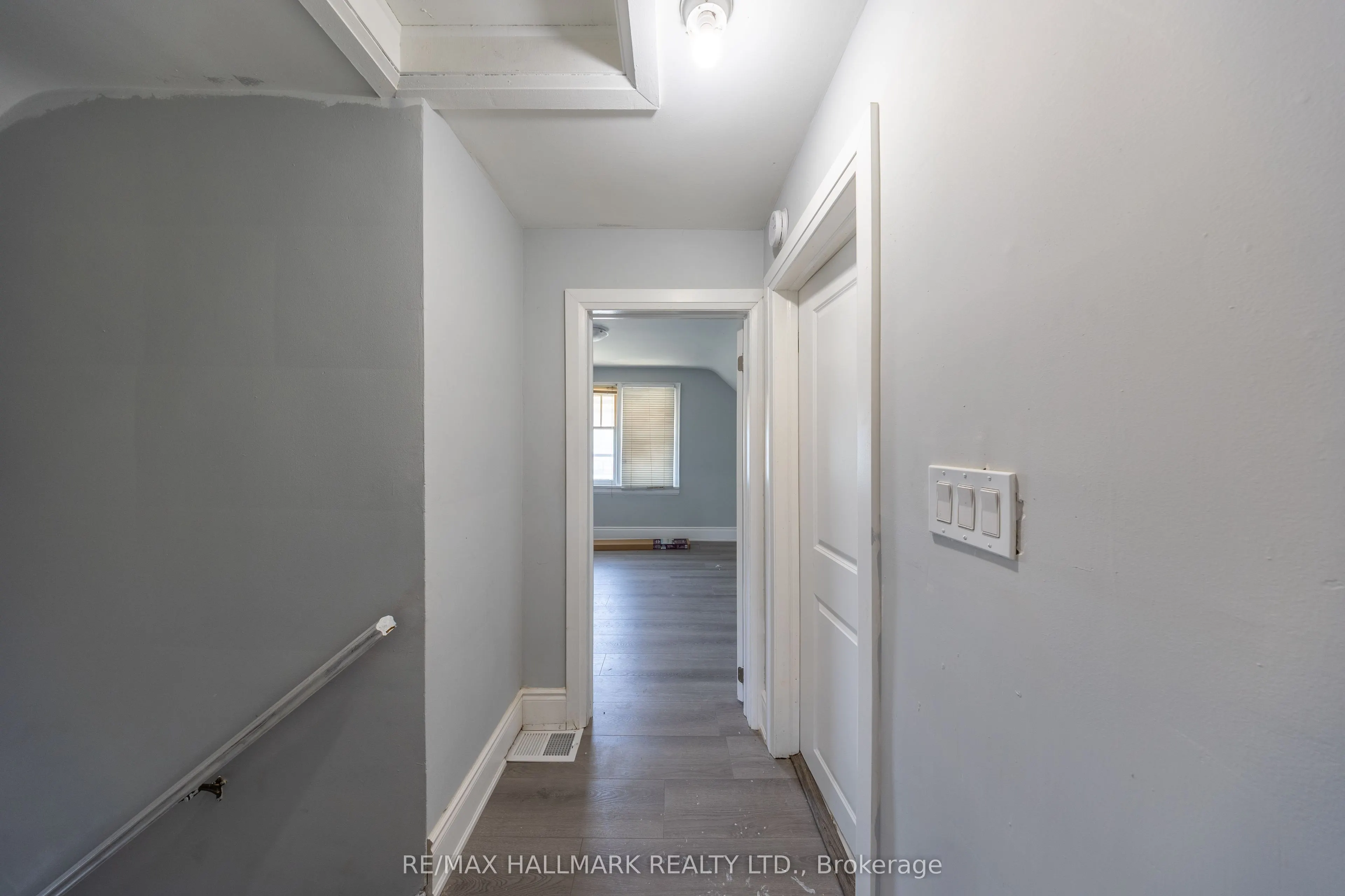 559 Ritson Road S