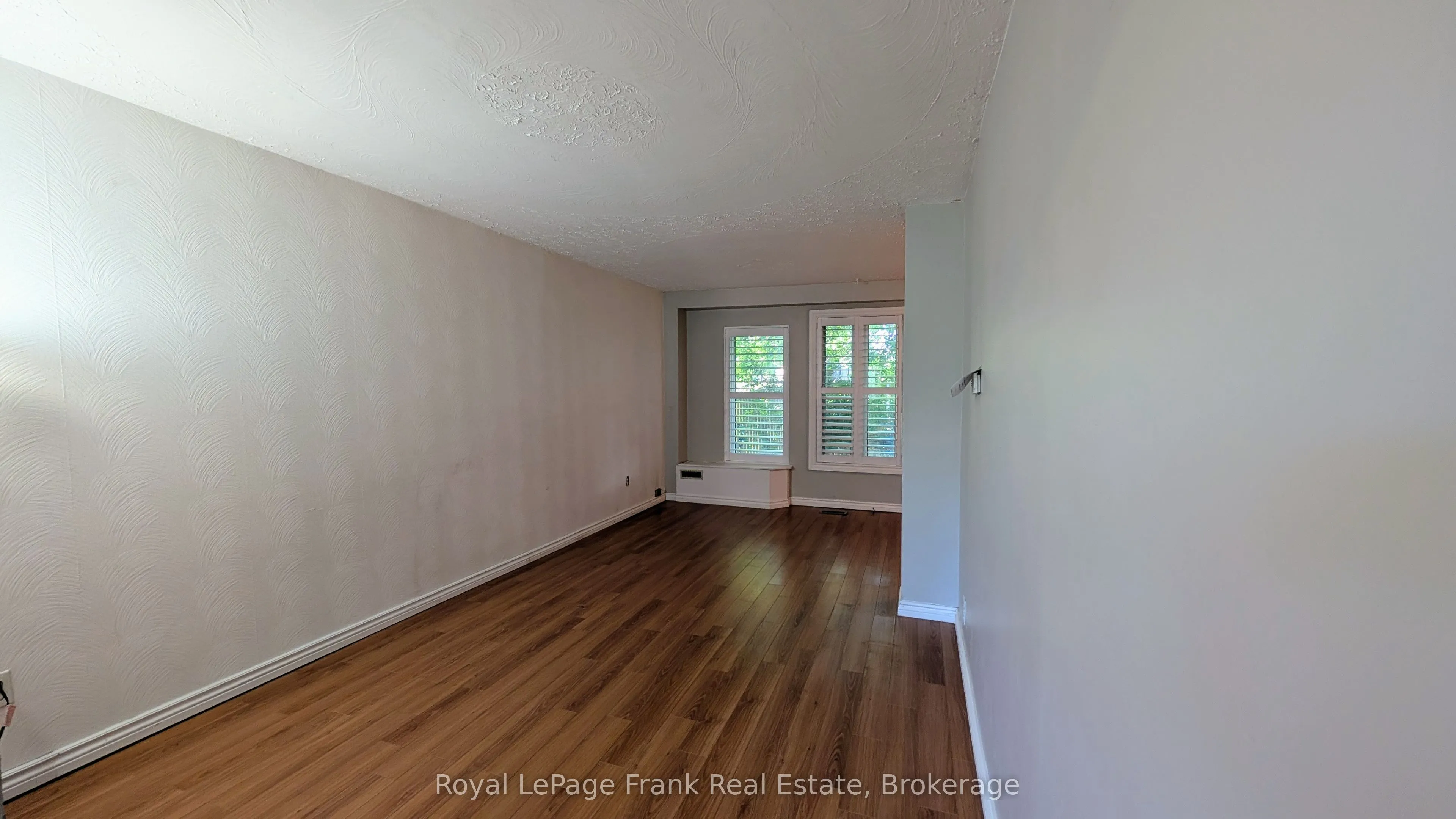 582 Lakeview Avenue