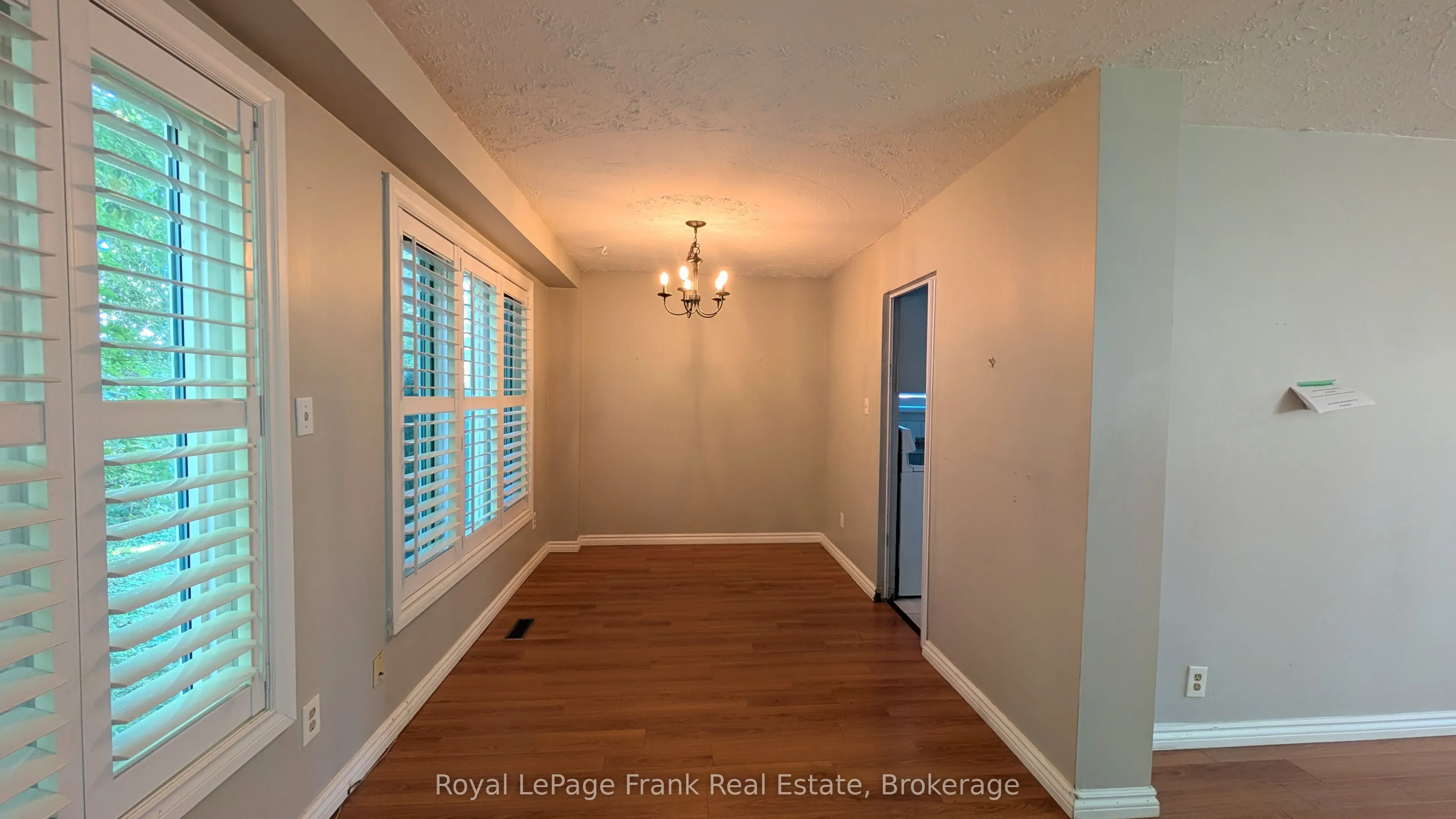 582 Lakeview Avenue