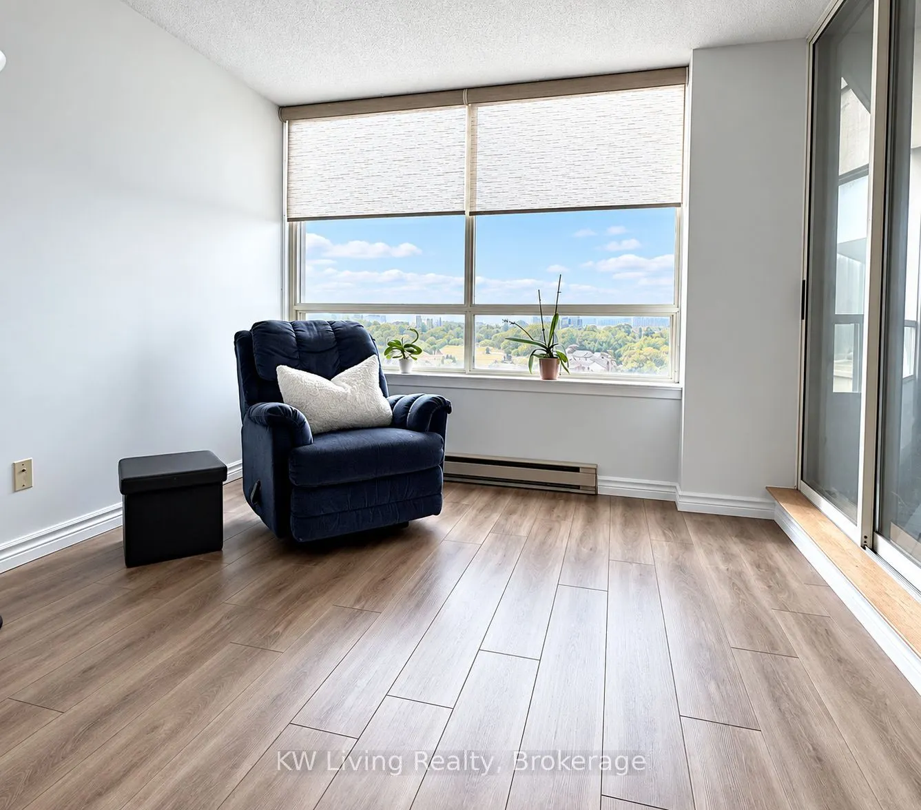 175 Bamburgh Circle #818