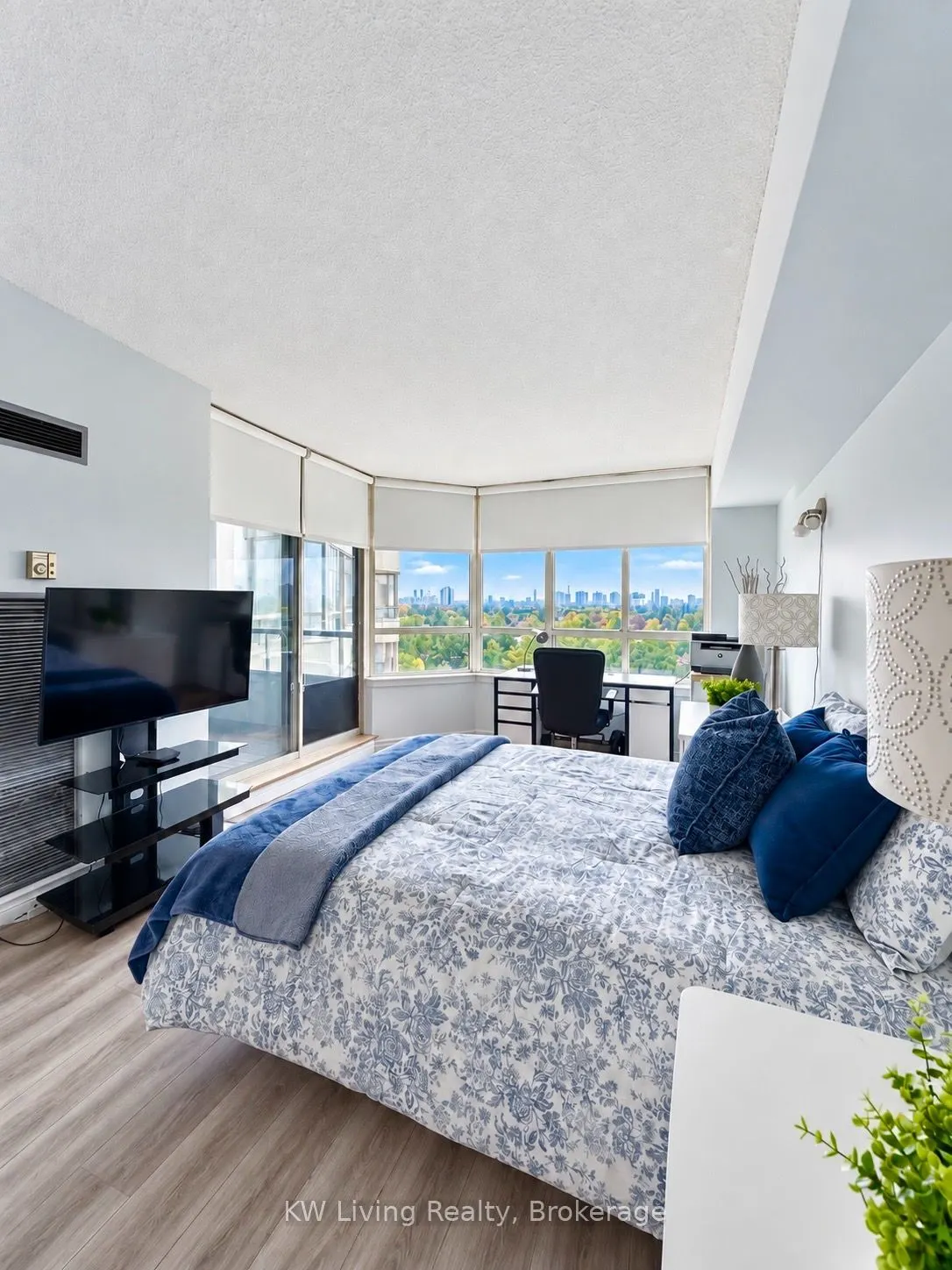 175 Bamburgh Circle #818