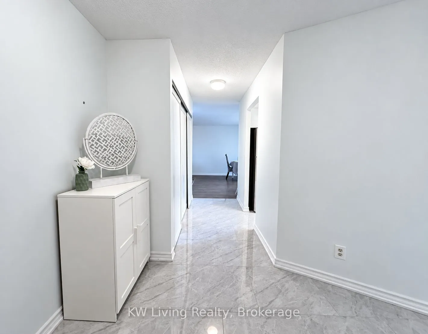175 Bamburgh Circle #818