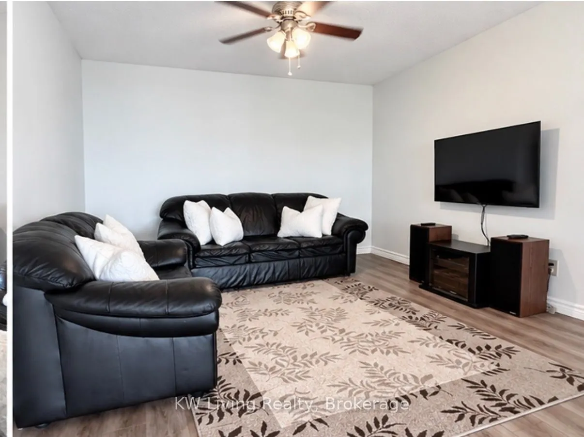175 Bamburgh Circle #818