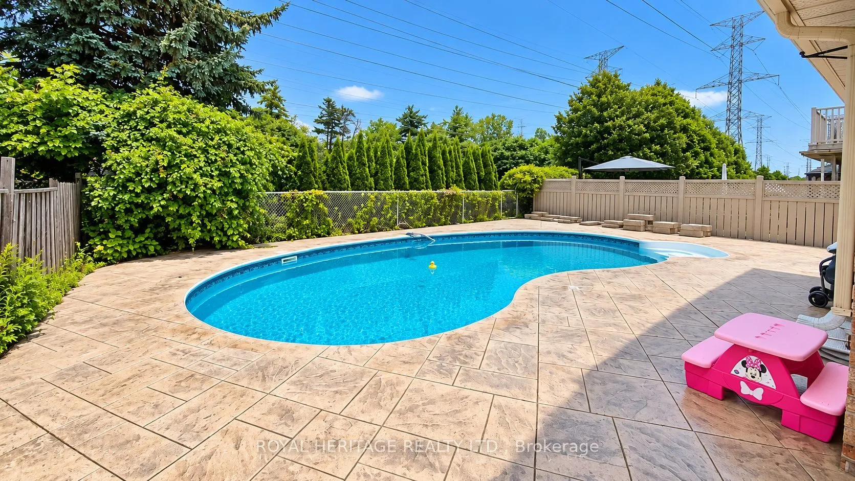 1221 Fieldstone Circle