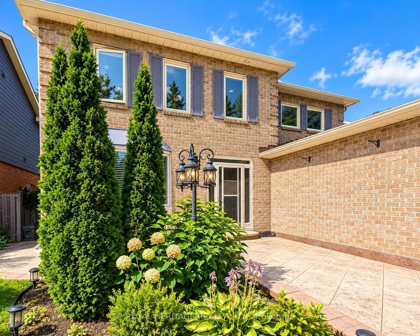 1221 Fieldstone Circle