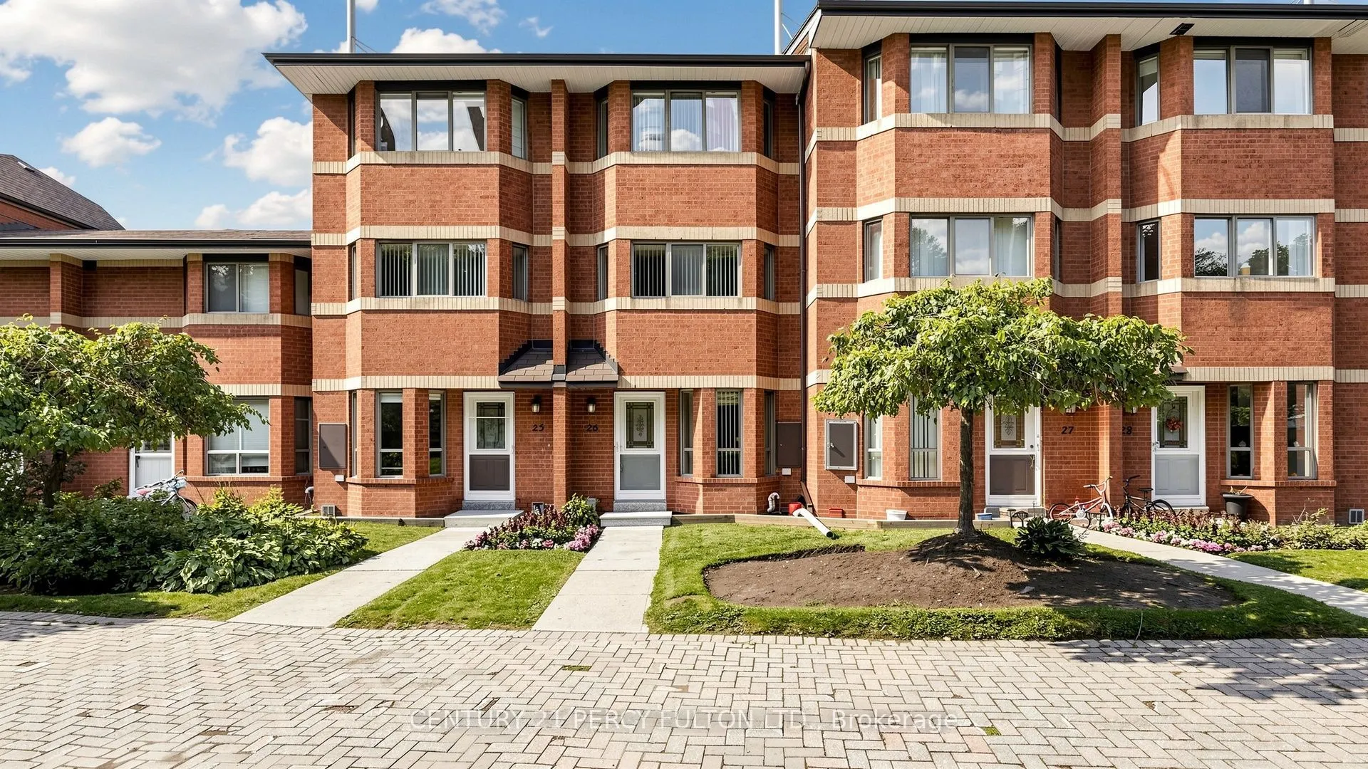 2472 Eglinton Avenue E #TH26