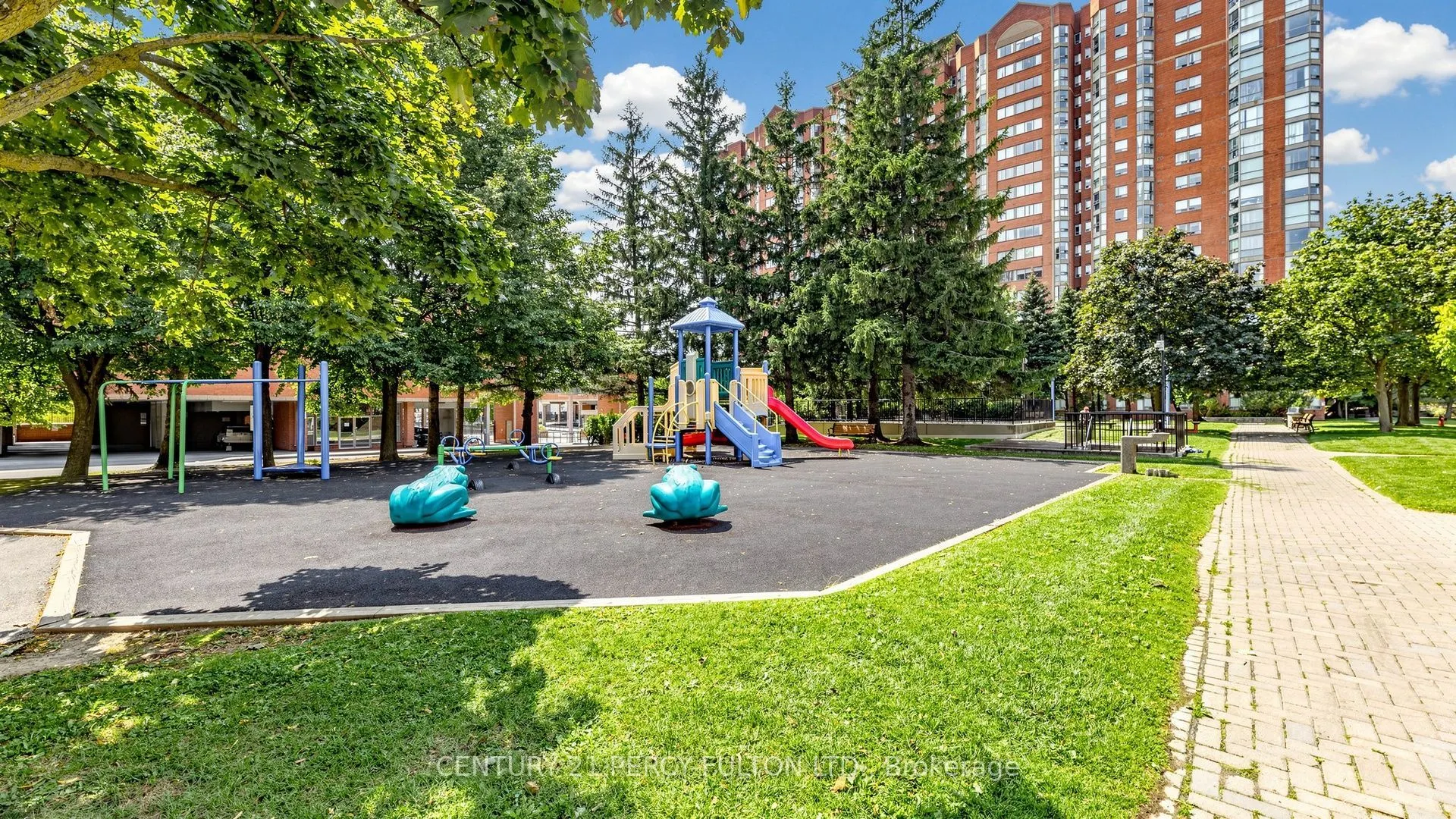 2472 Eglinton Avenue E #TH26