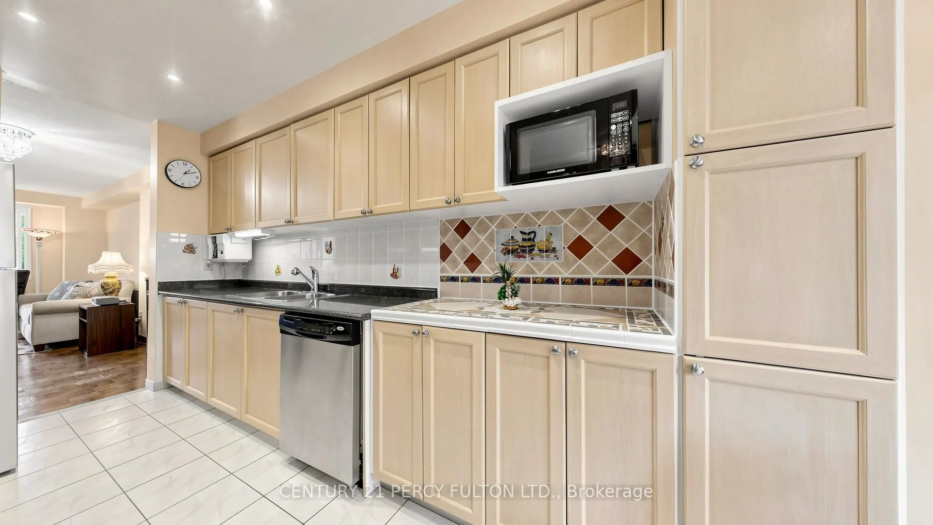 2472 Eglinton Avenue E #TH26