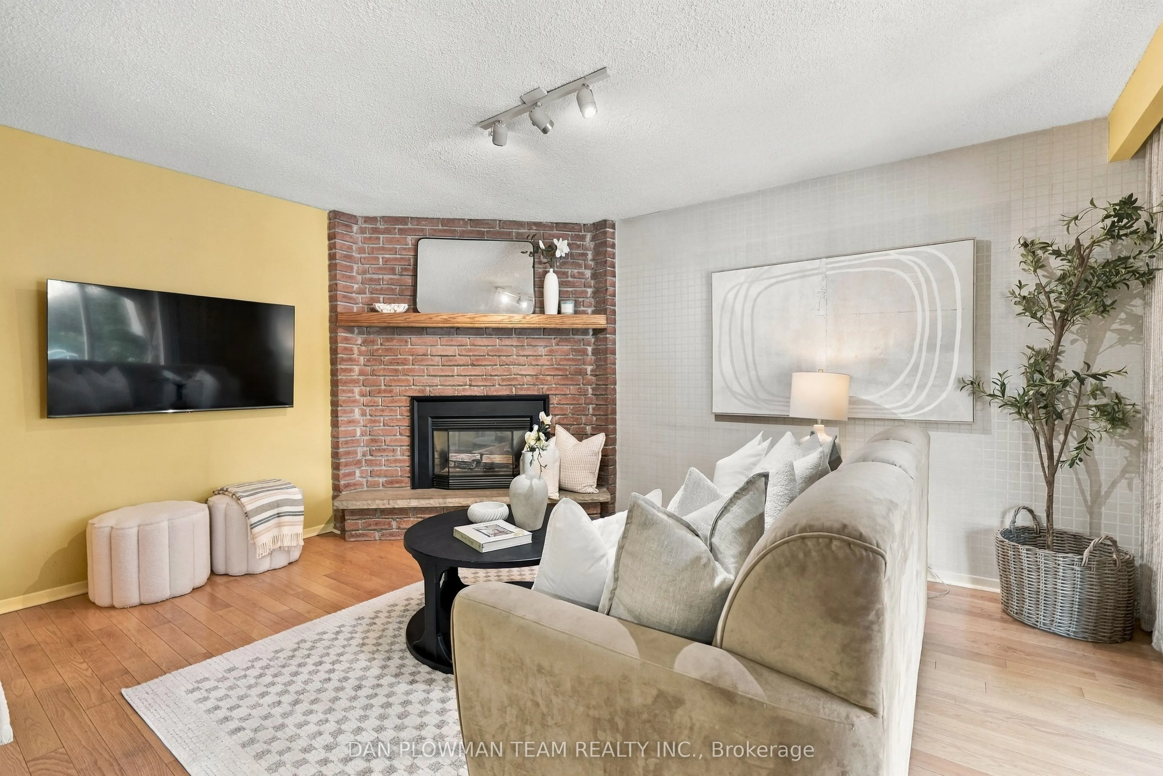 51 Rosalynne Avenue