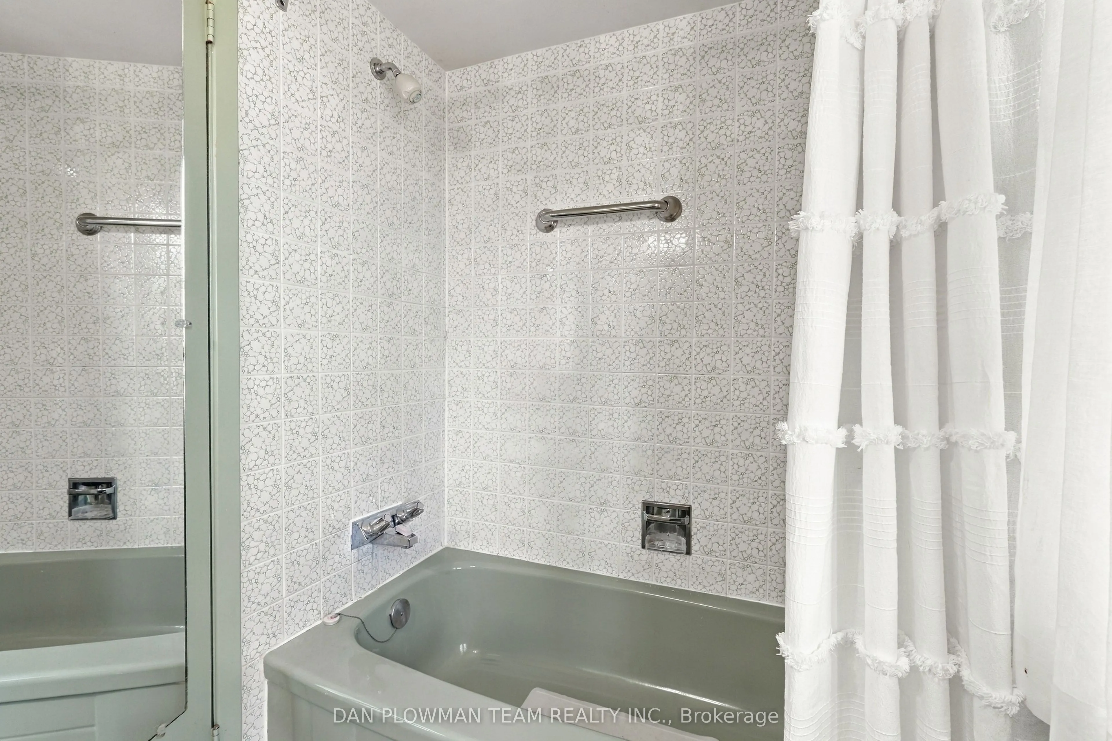 51 Rosalynne Avenue