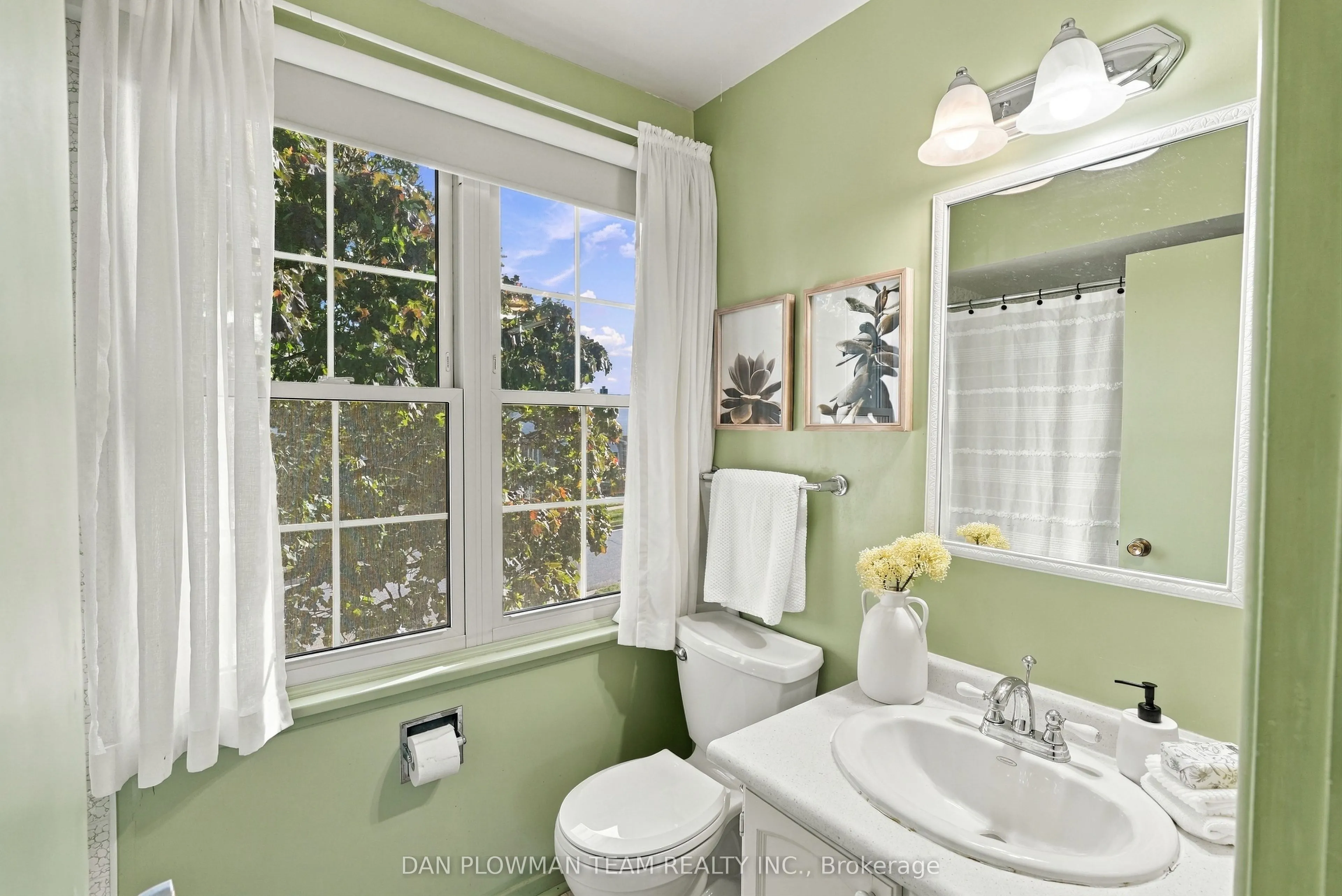 51 Rosalynne Avenue