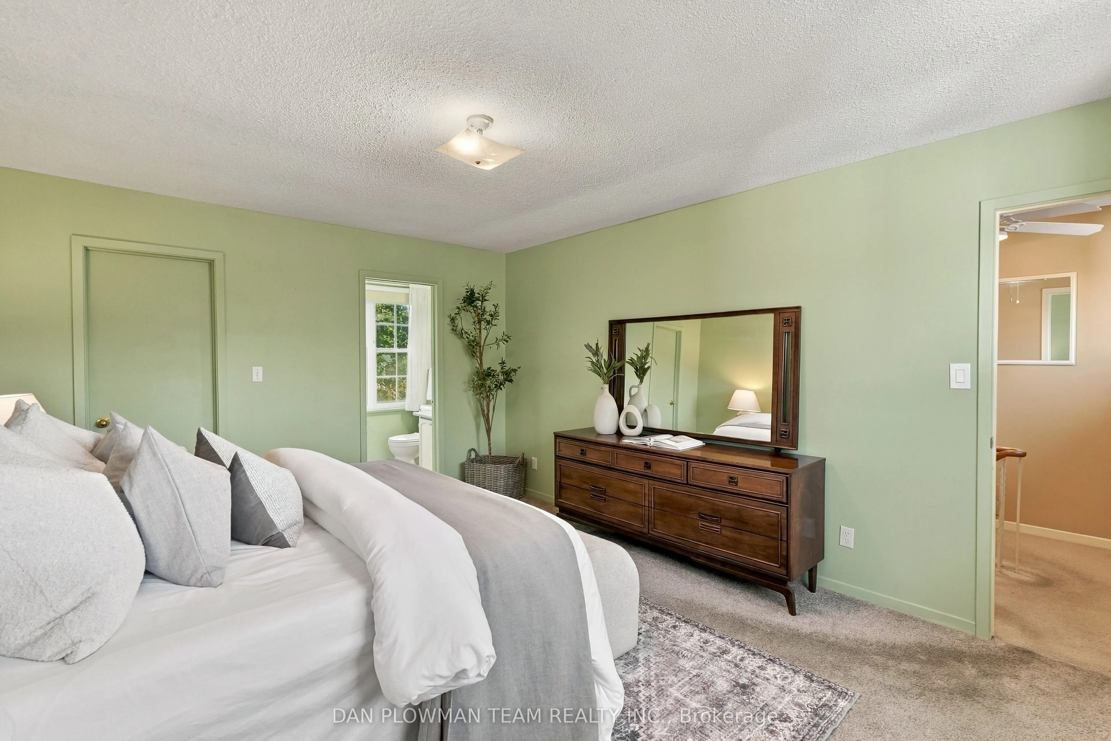 51 Rosalynne Avenue
