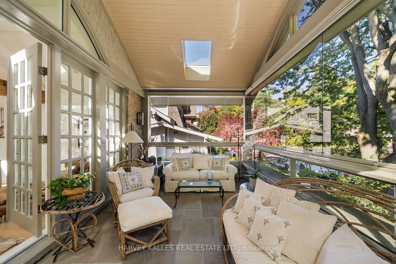4 Neville Park Boulevard