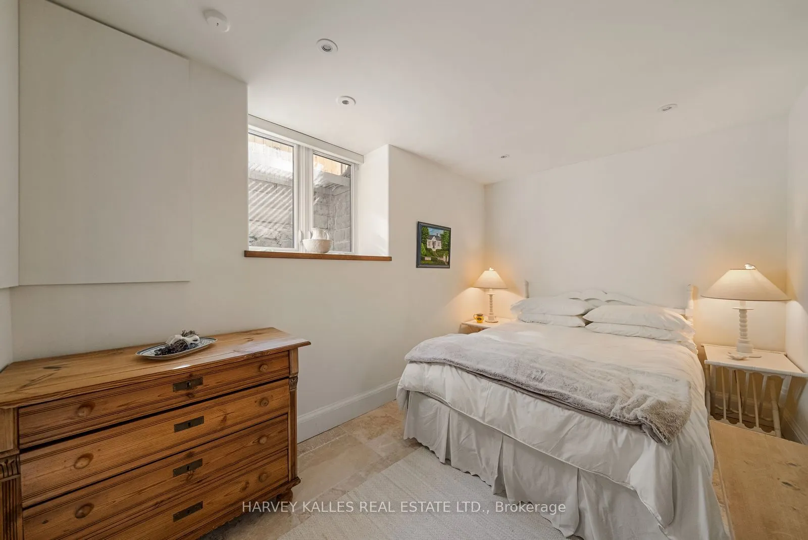 4 Neville Park Boulevard