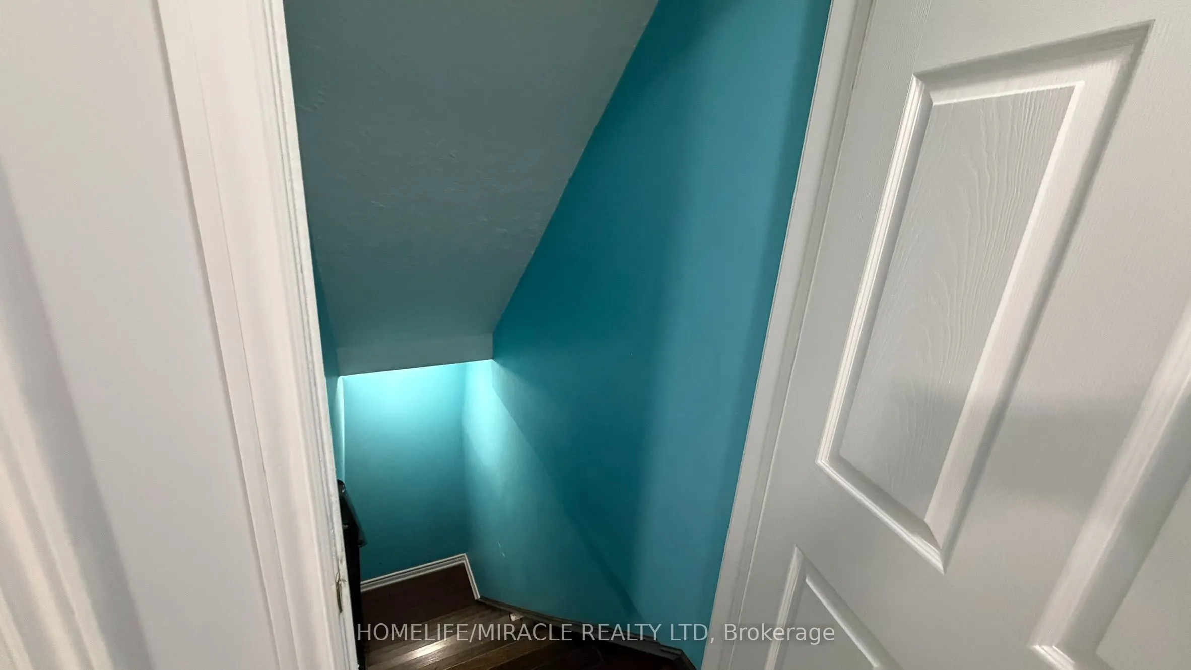 89 Dunsfold Drive