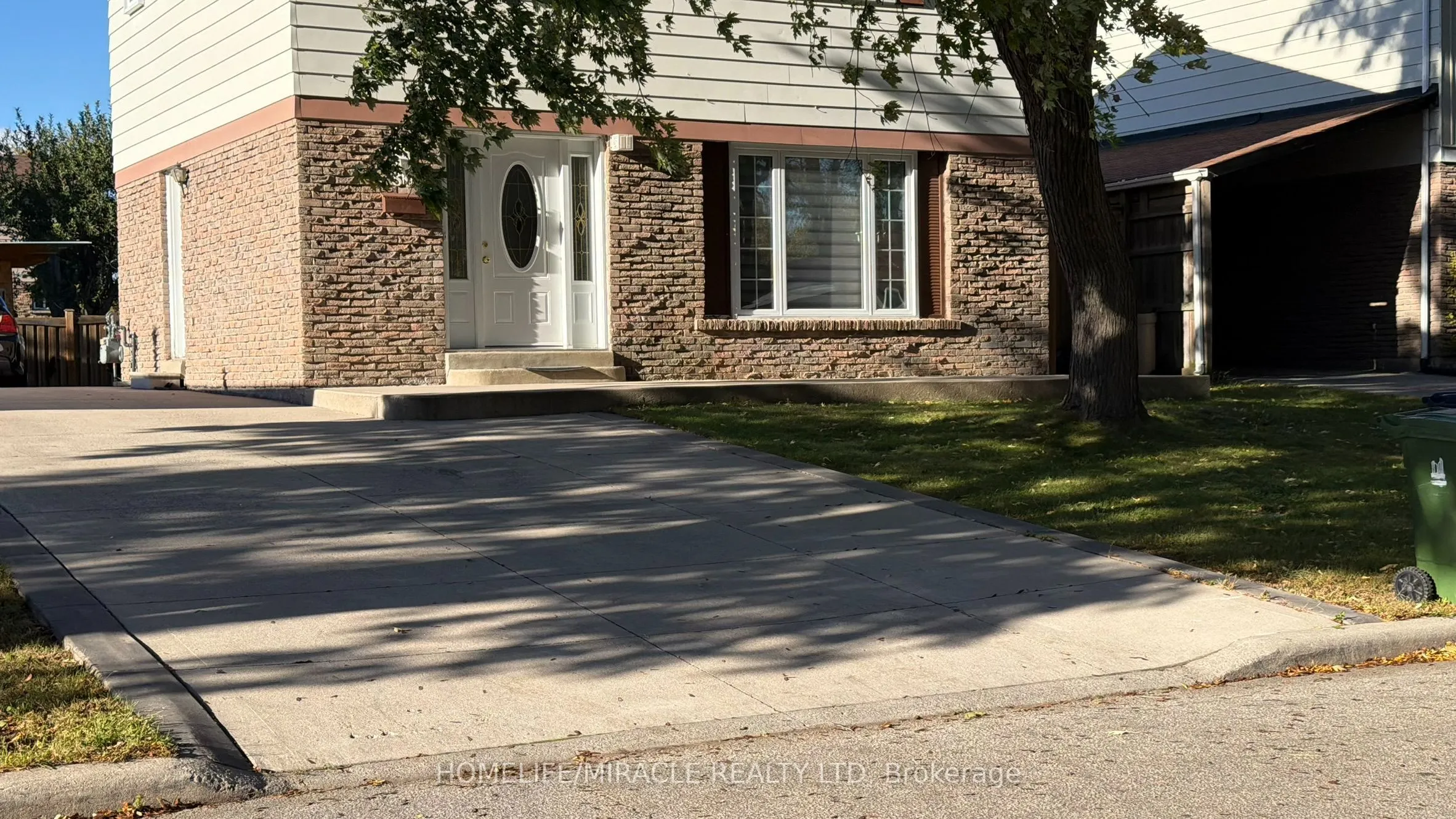 89 Dunsfold Drive
