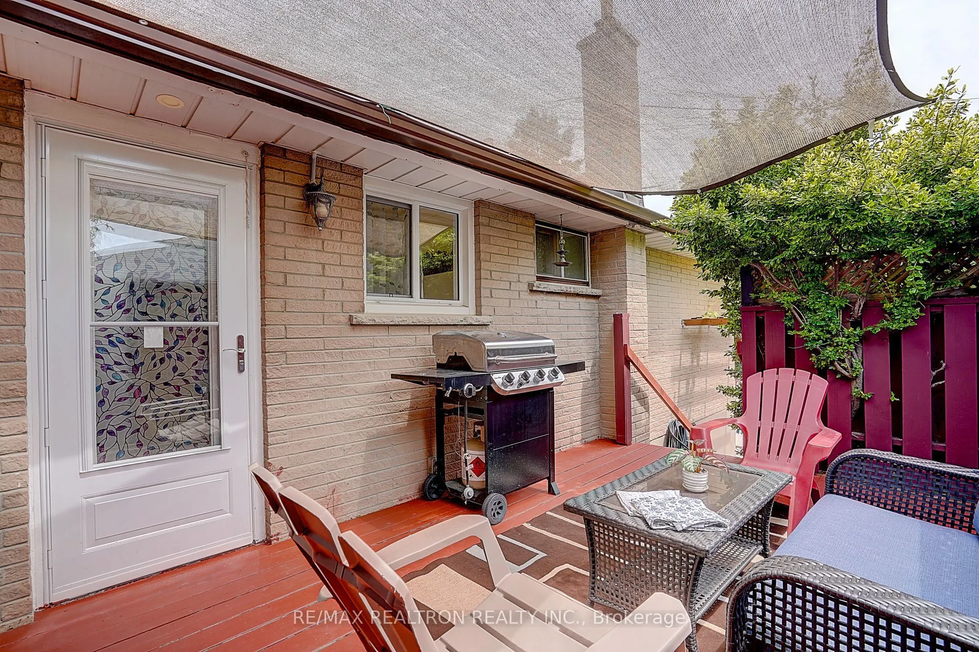 583 Pinewood Street