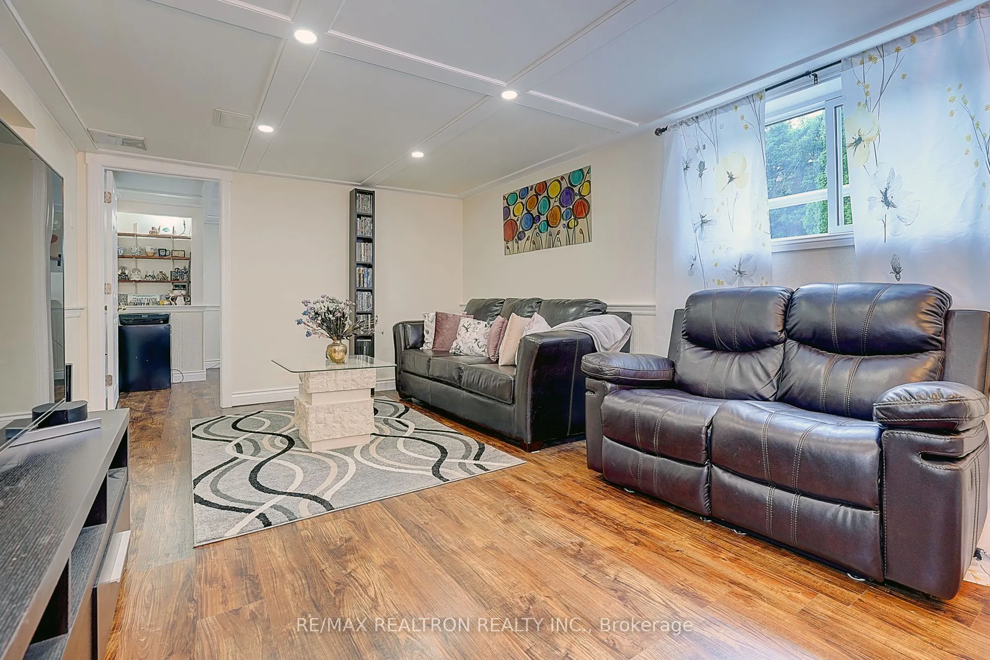 583 Pinewood Street