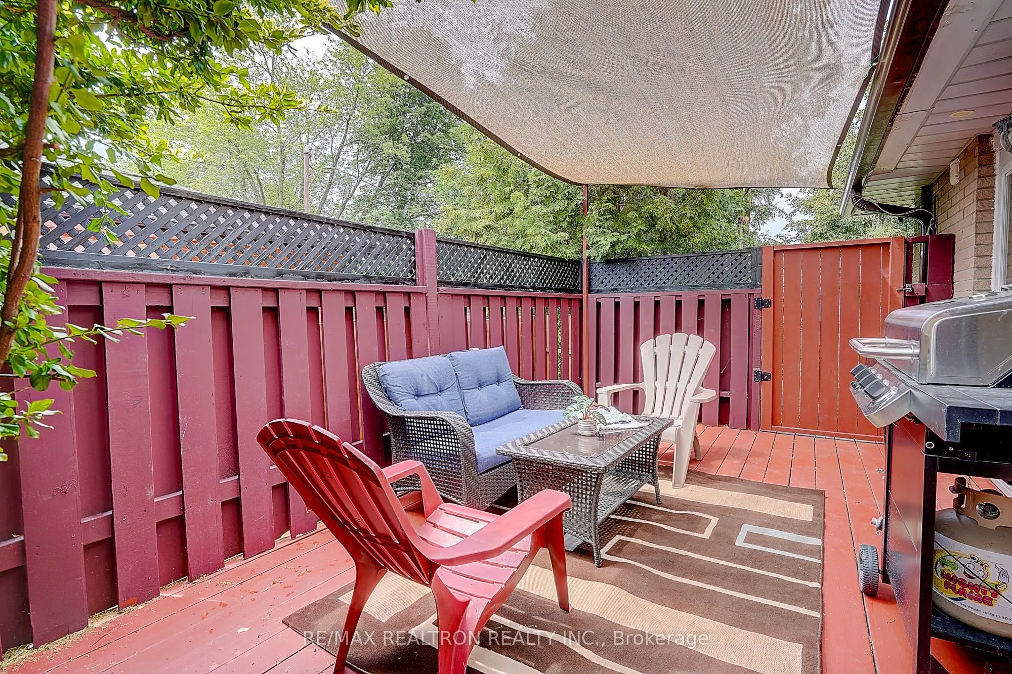 583 Pinewood Street