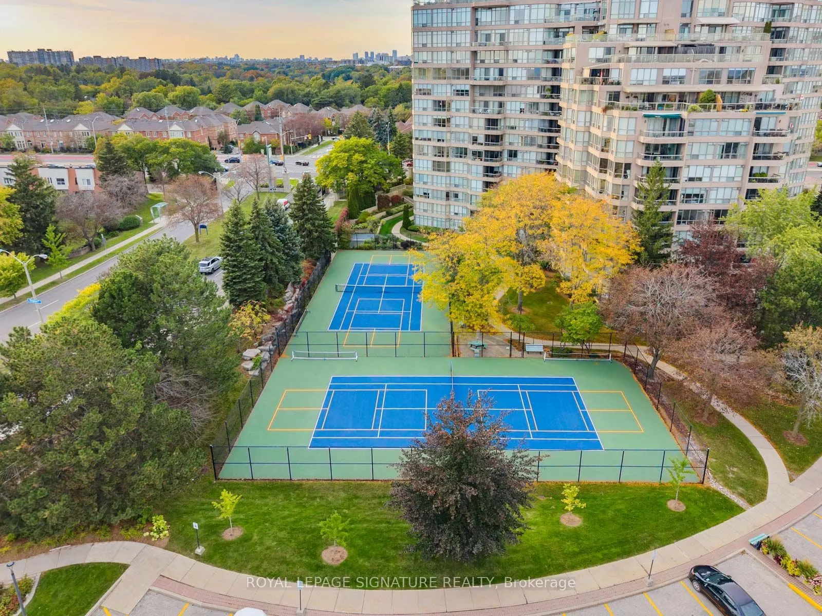 20 Guildwood Parkway #612