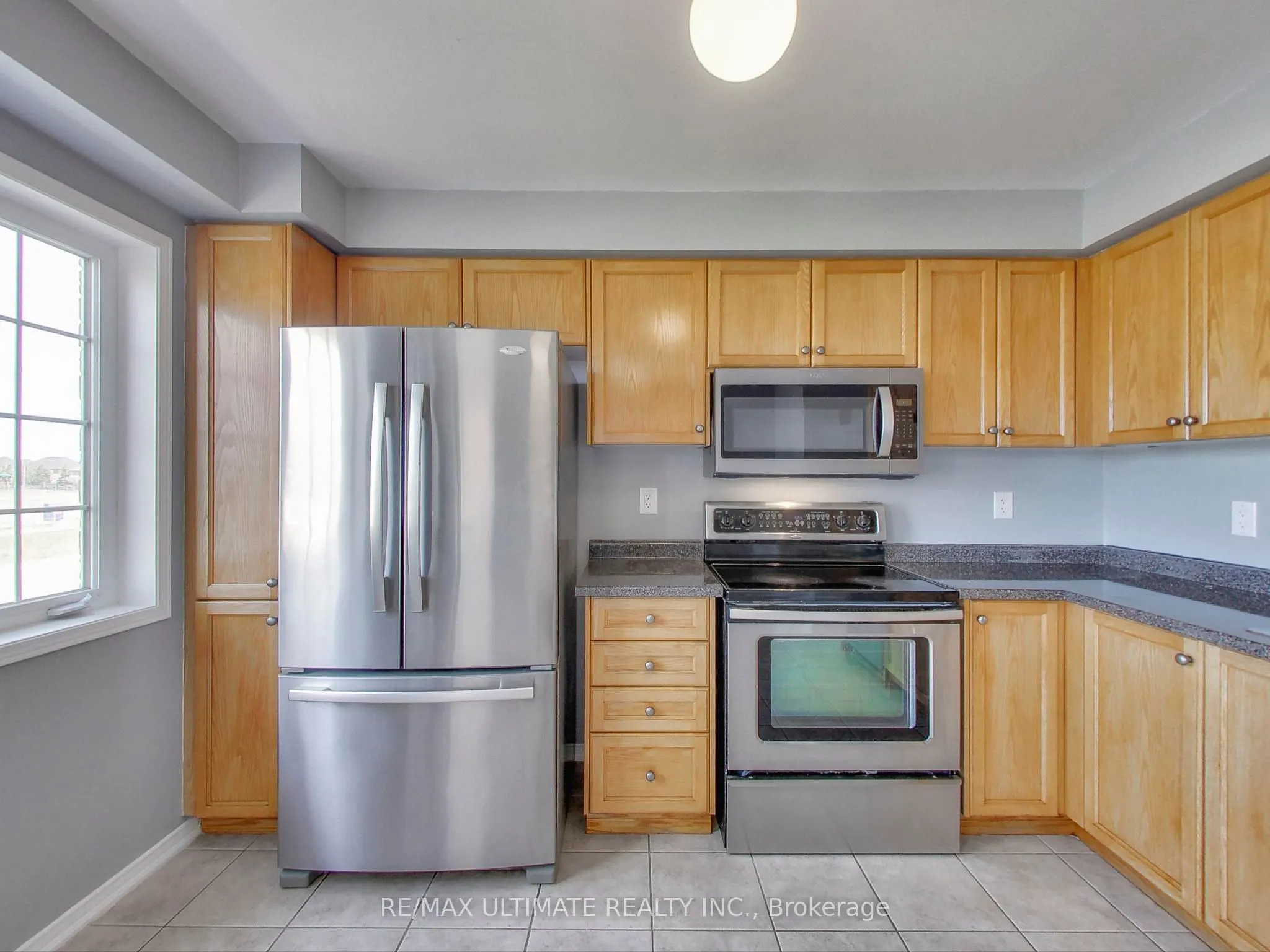 487 Rossland Road E