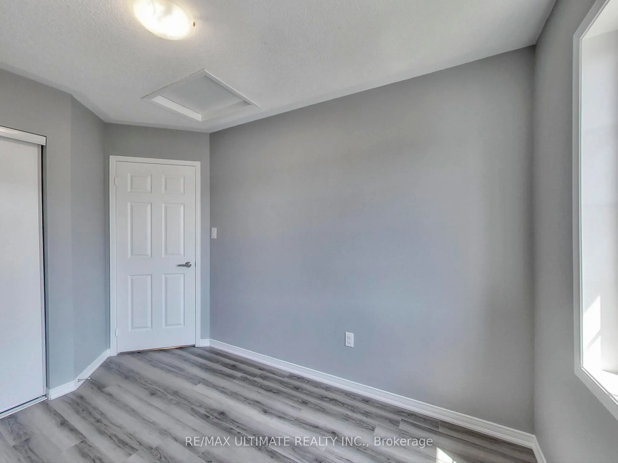 487 Rossland Road E