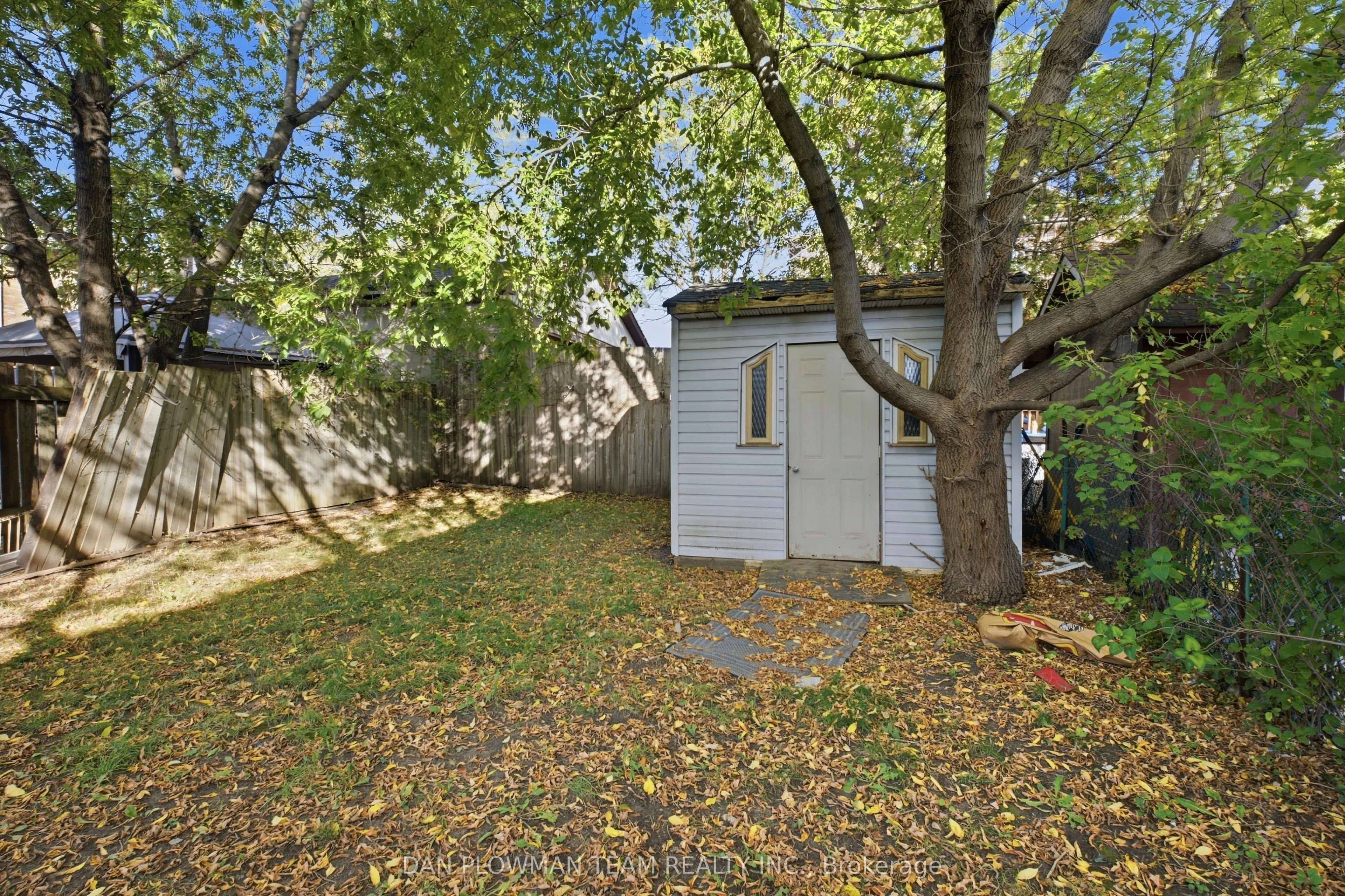 372 Pine Avenue