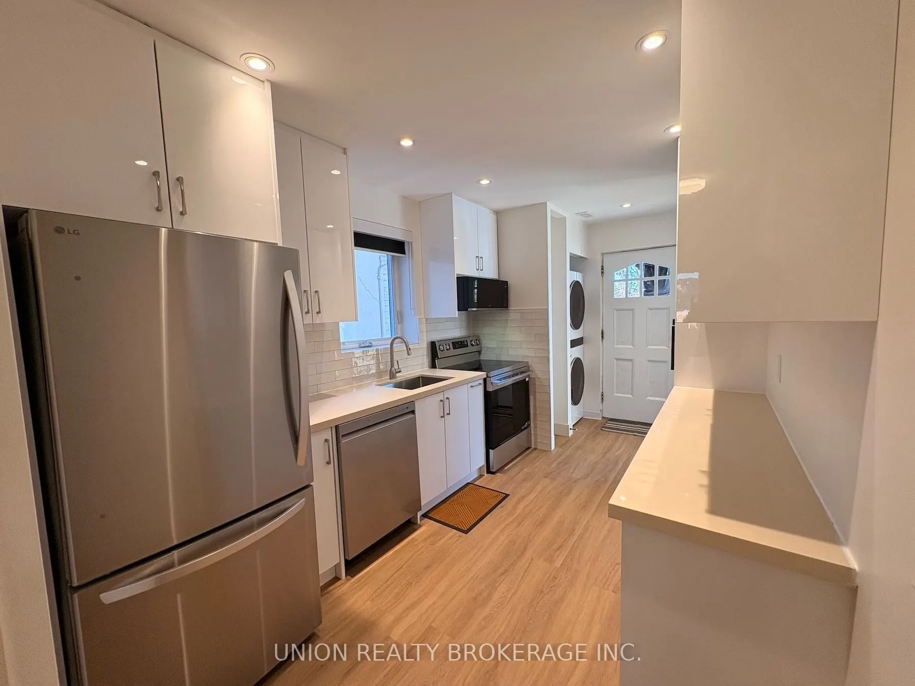 35 Elmview Drive #Main