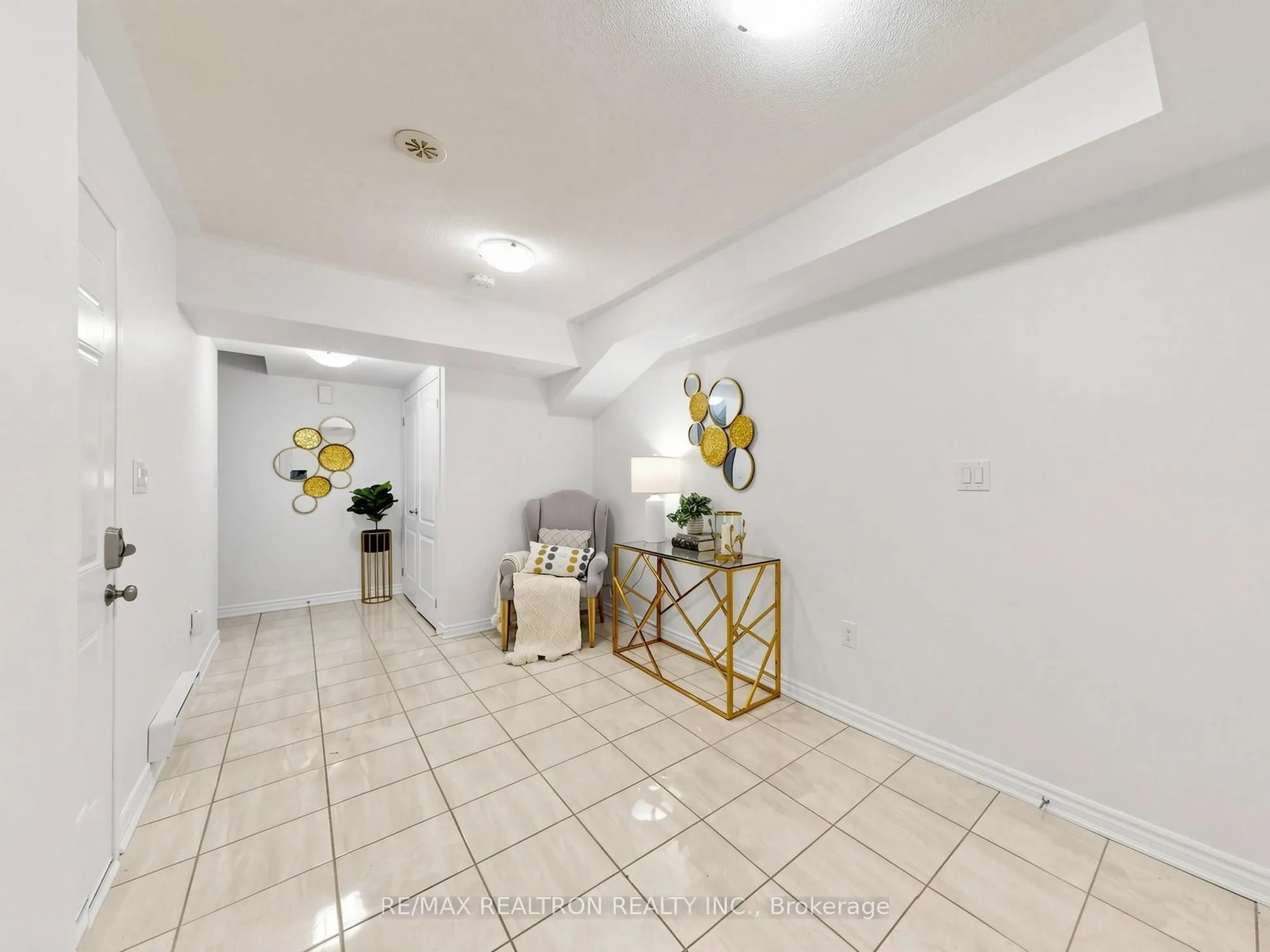 1072 Clipper Lane