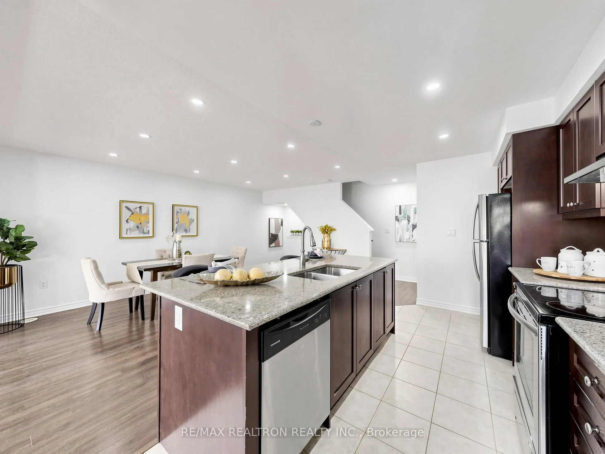 1072 Clipper Lane