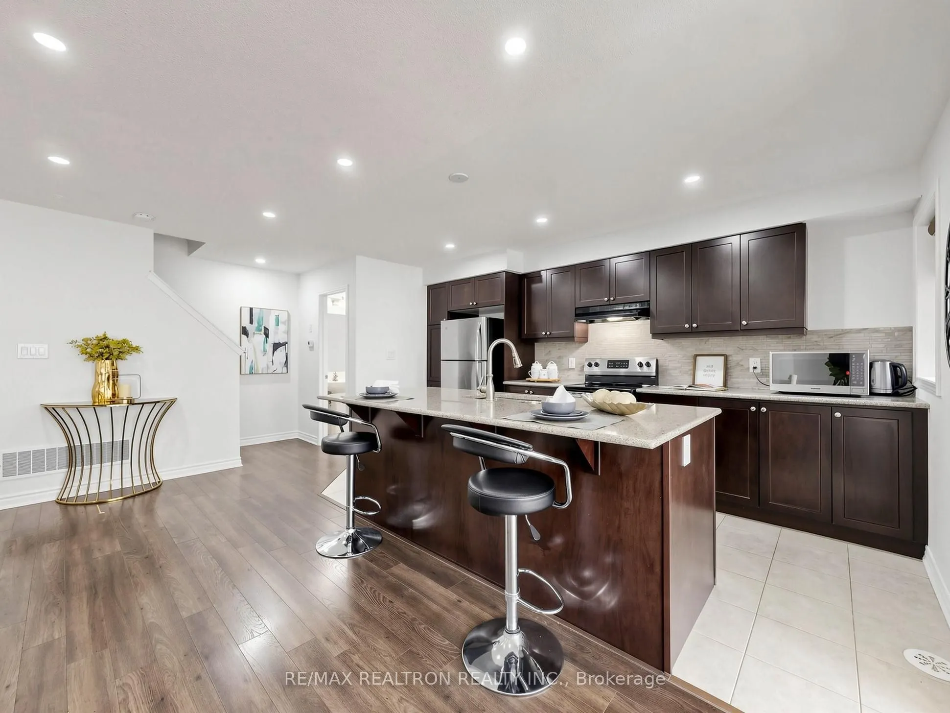 1072 Clipper Lane