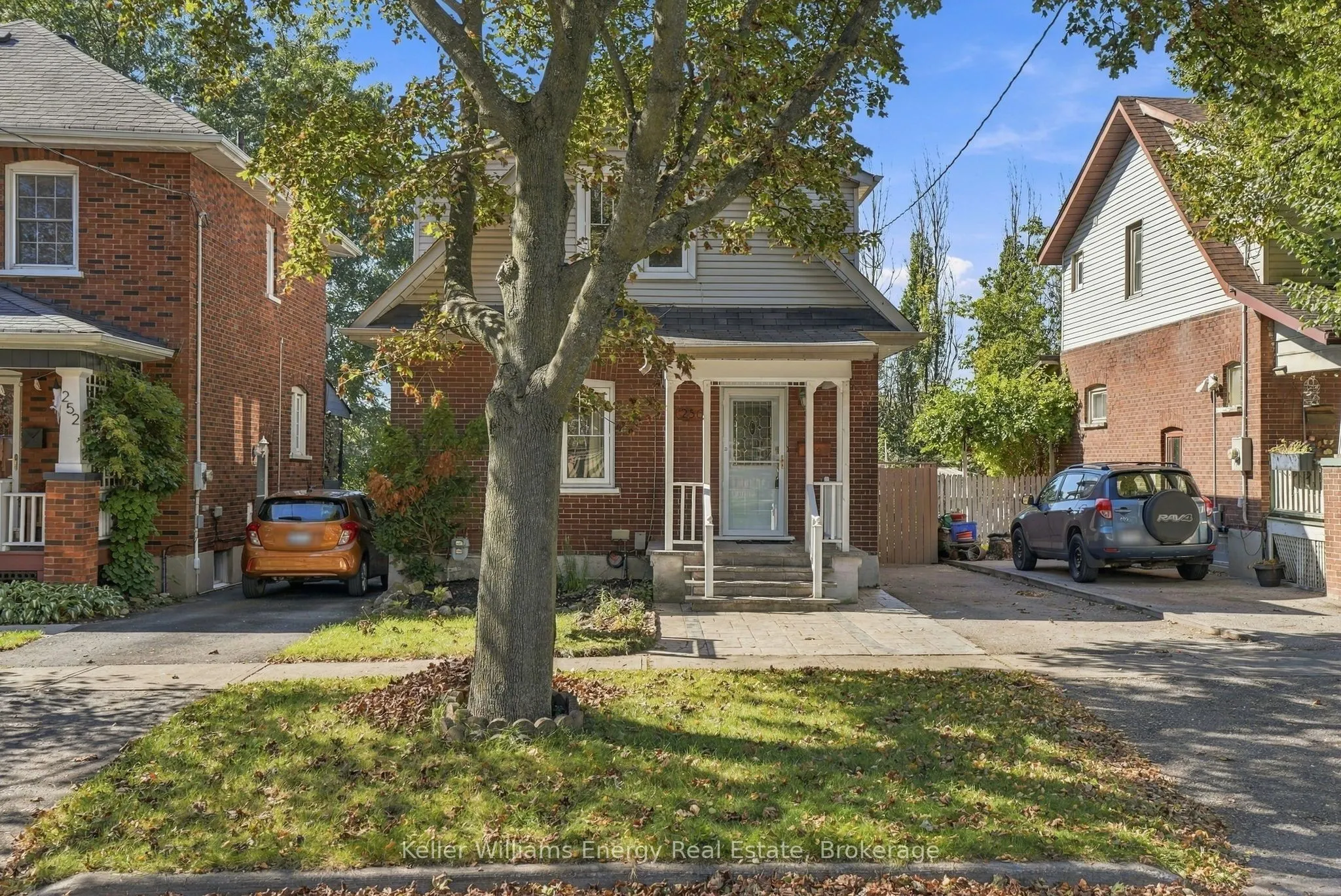 256 Grooms Avenue