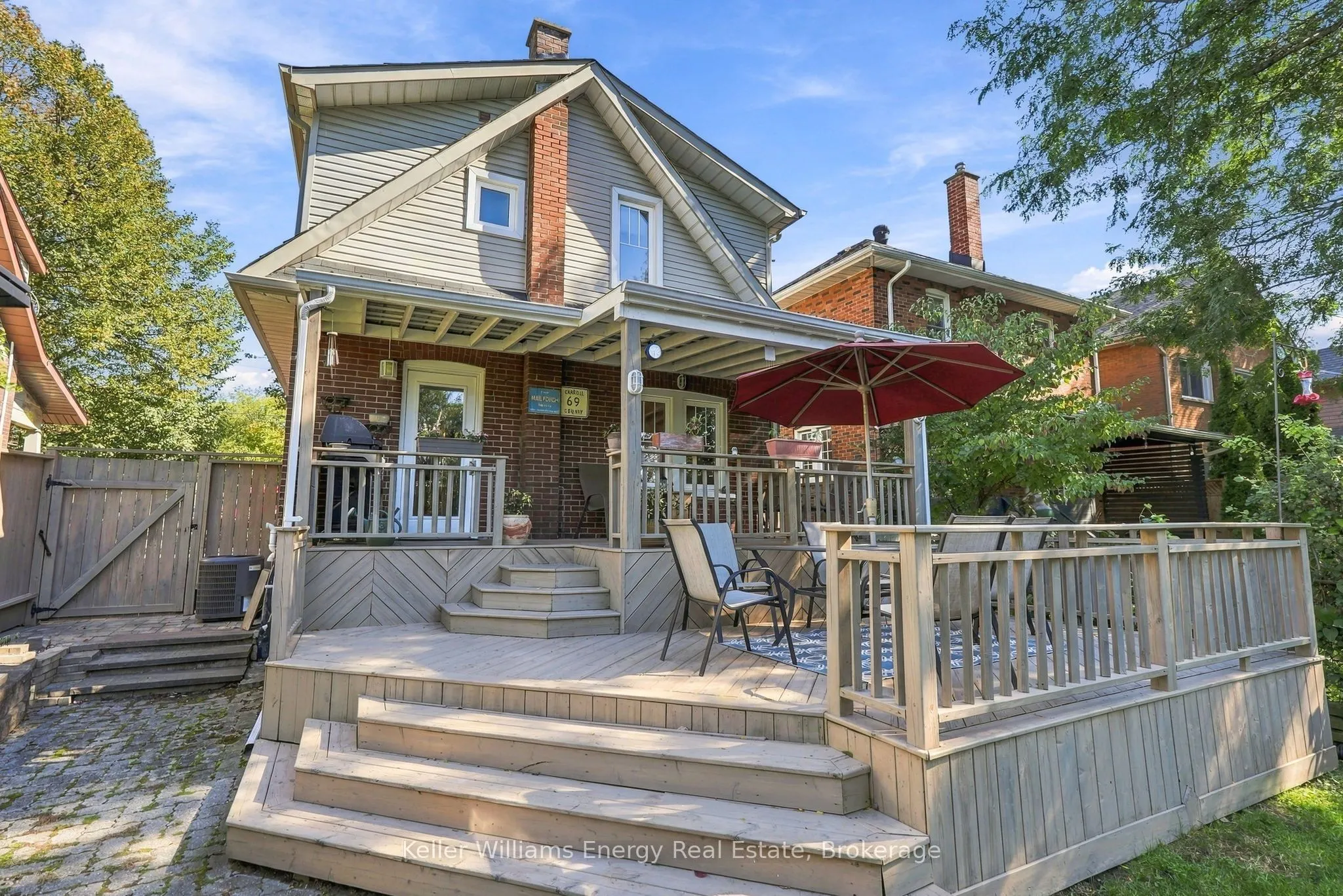 256 Grooms Avenue