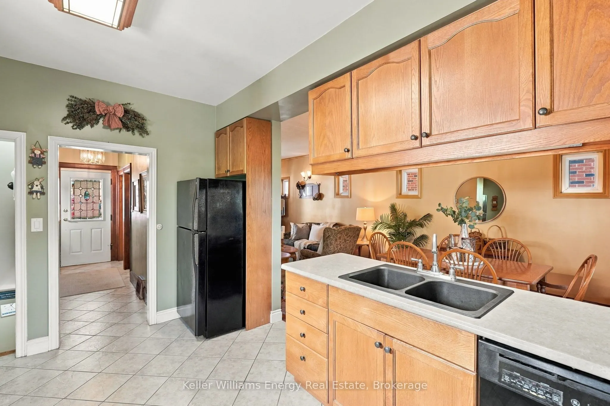 256 Grooms Avenue