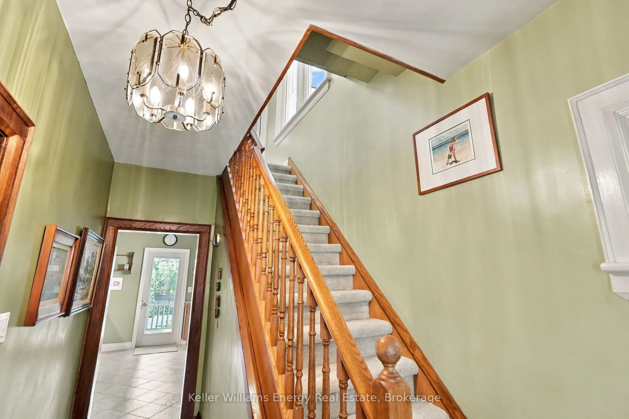 256 Grooms Avenue