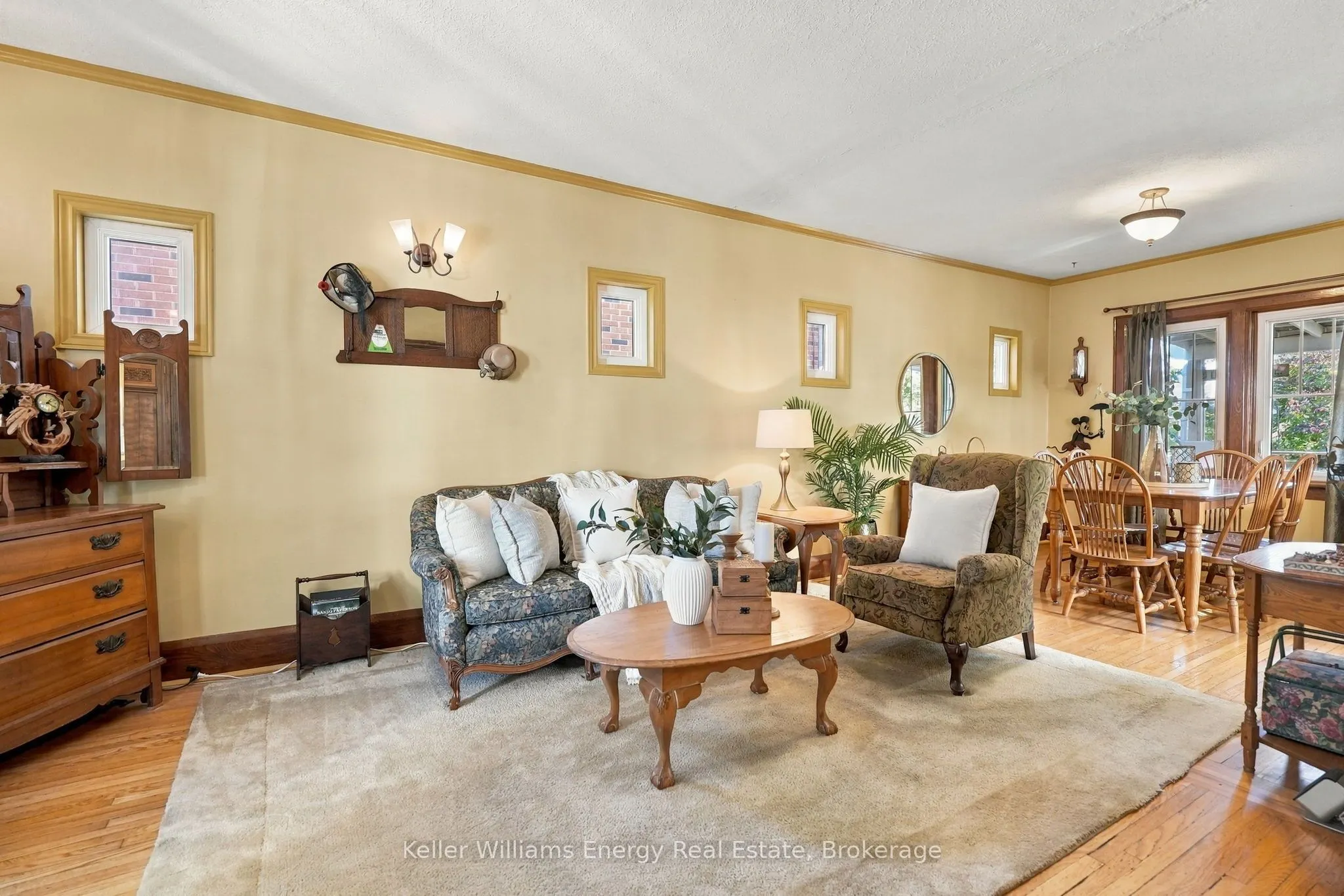 256 Grooms Avenue